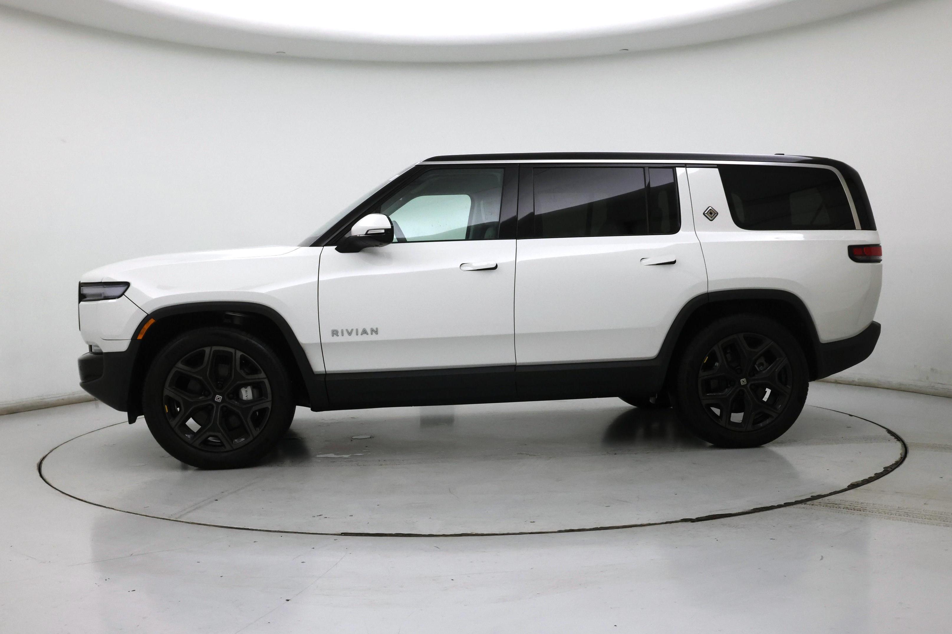 Thumbnail: 2025 Rivian R1S - 3