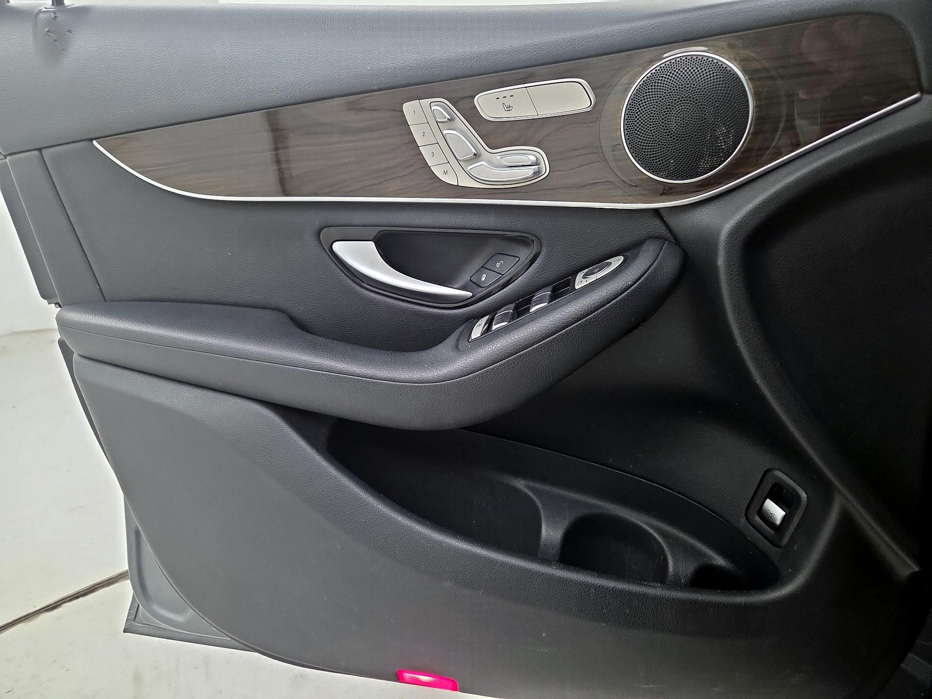 Thumbnail: 2017 Mercedes-Benz GLC - 12