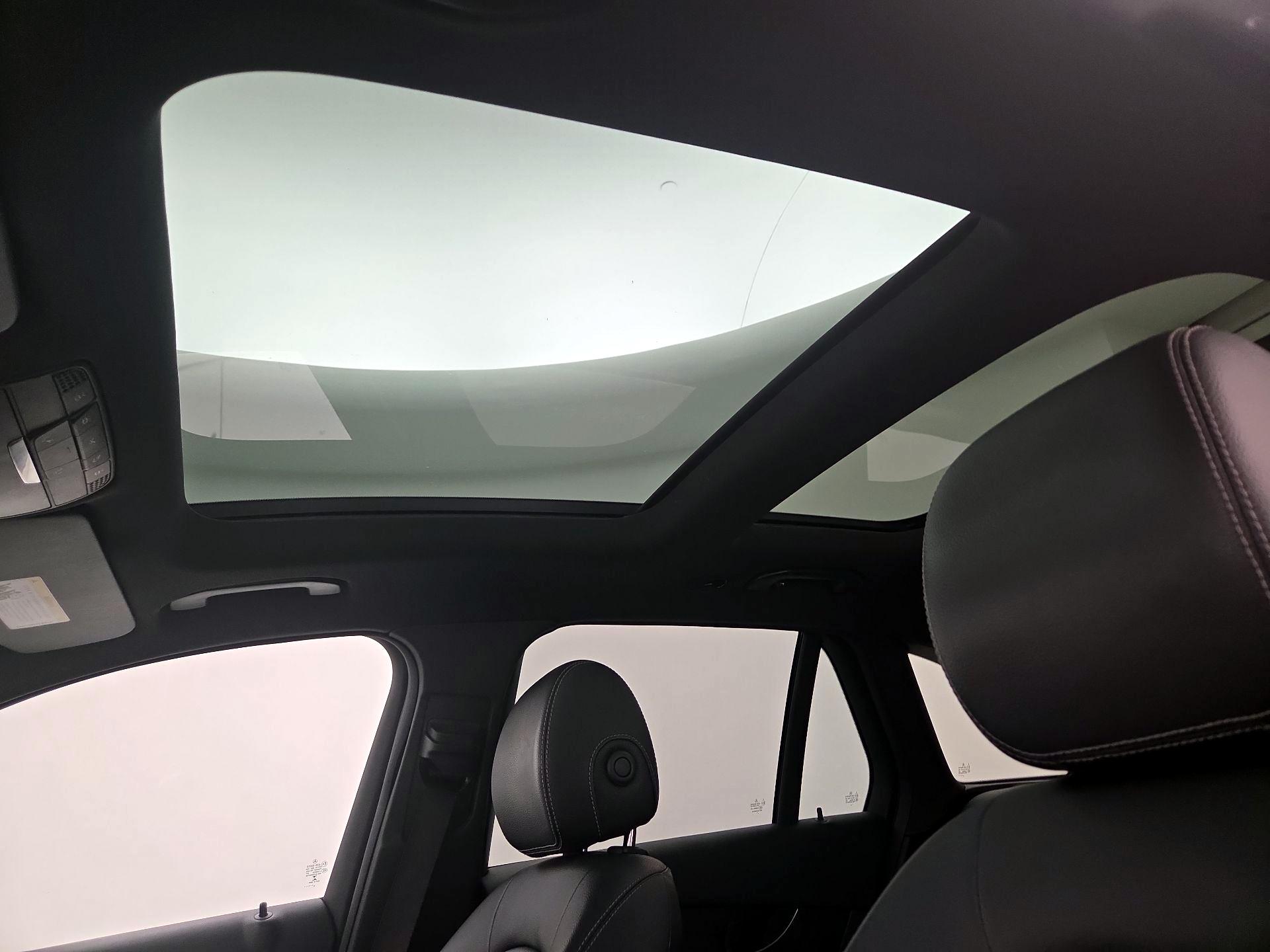 Thumbnail: 2017 Mercedes-Benz GLC - 19