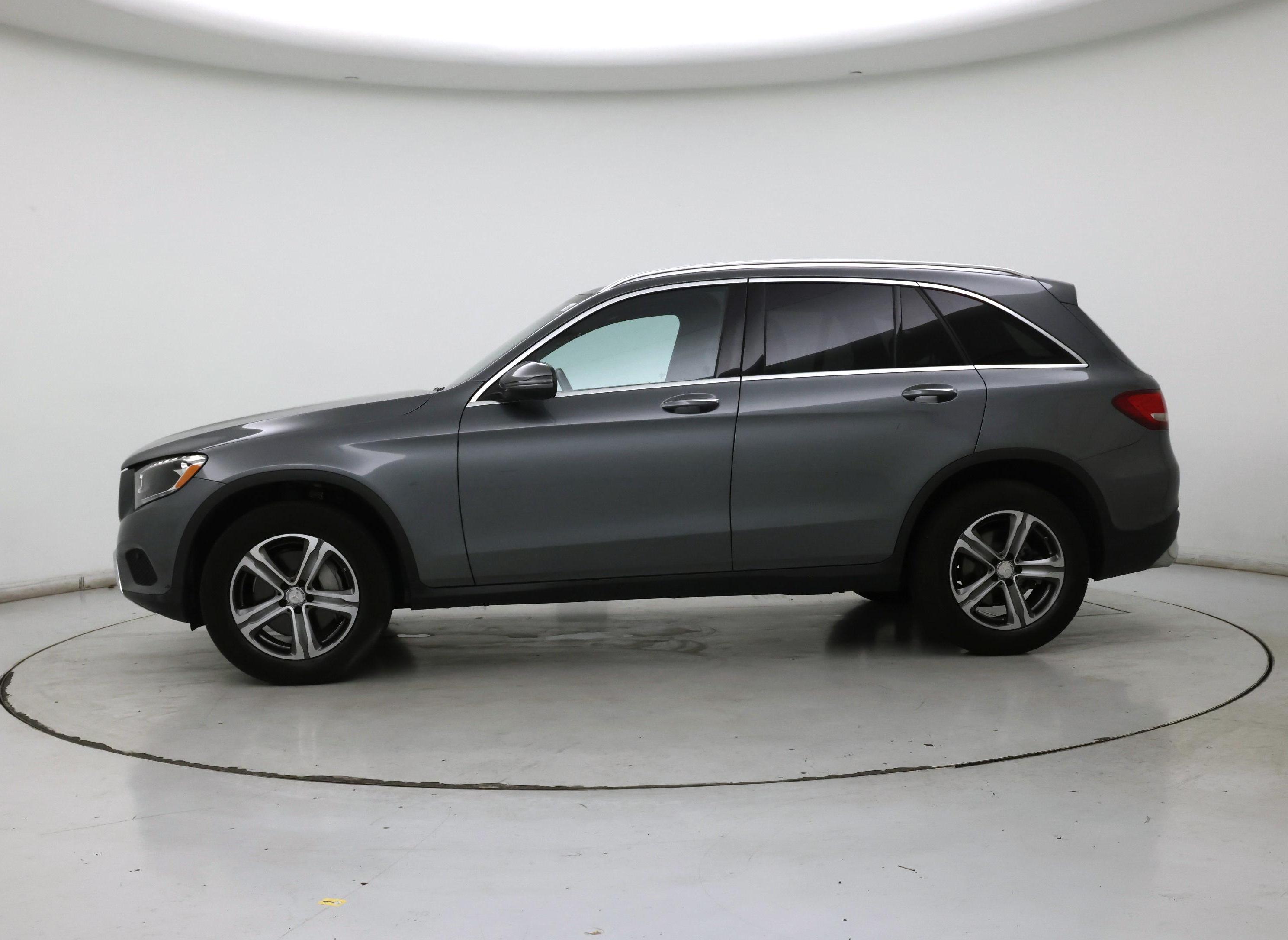 Thumbnail: 2017 Mercedes-Benz GLC - 3