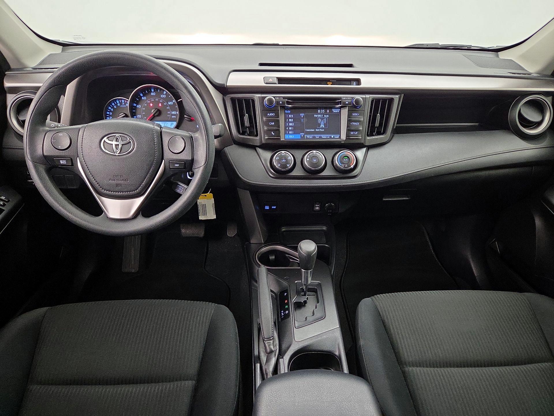 Thumbnail: 2016 Toyota RAV4 - 9