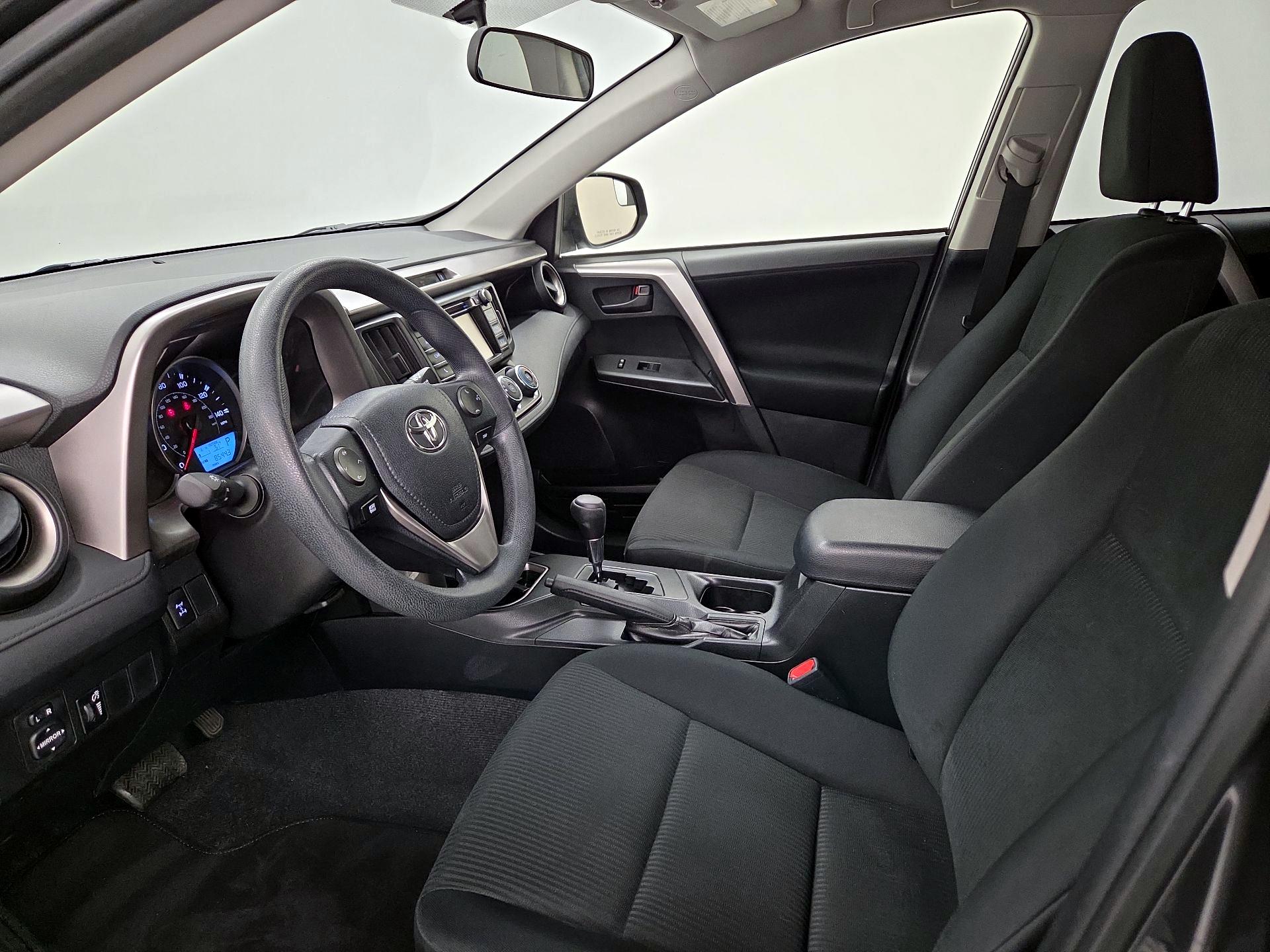 Thumbnail: 2016 Toyota RAV4 - 11