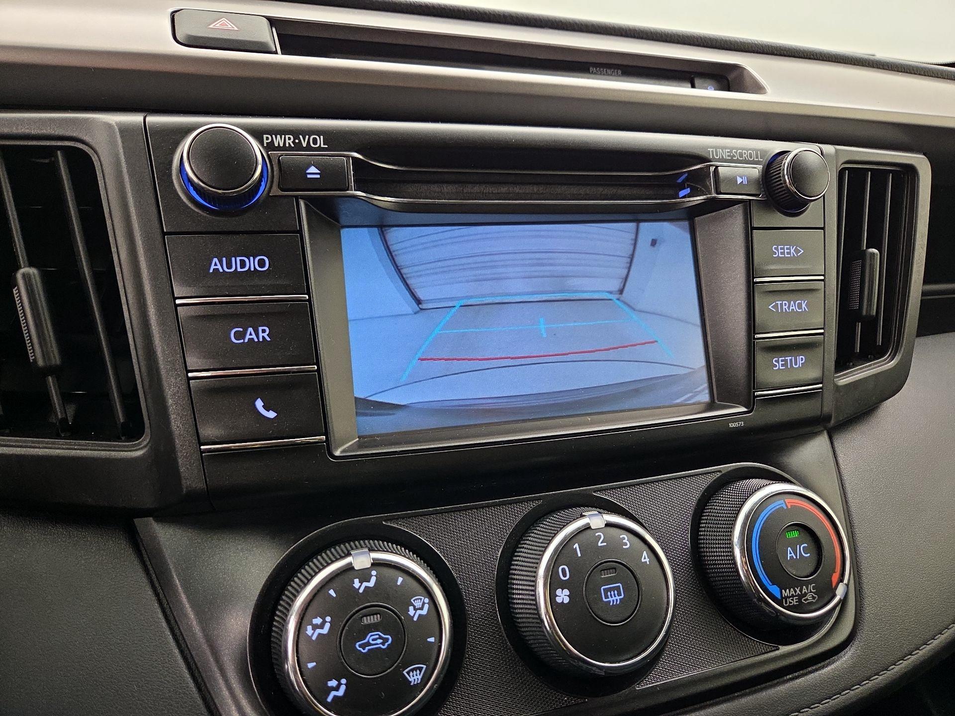 Thumbnail: 2016 Toyota RAV4 - 14