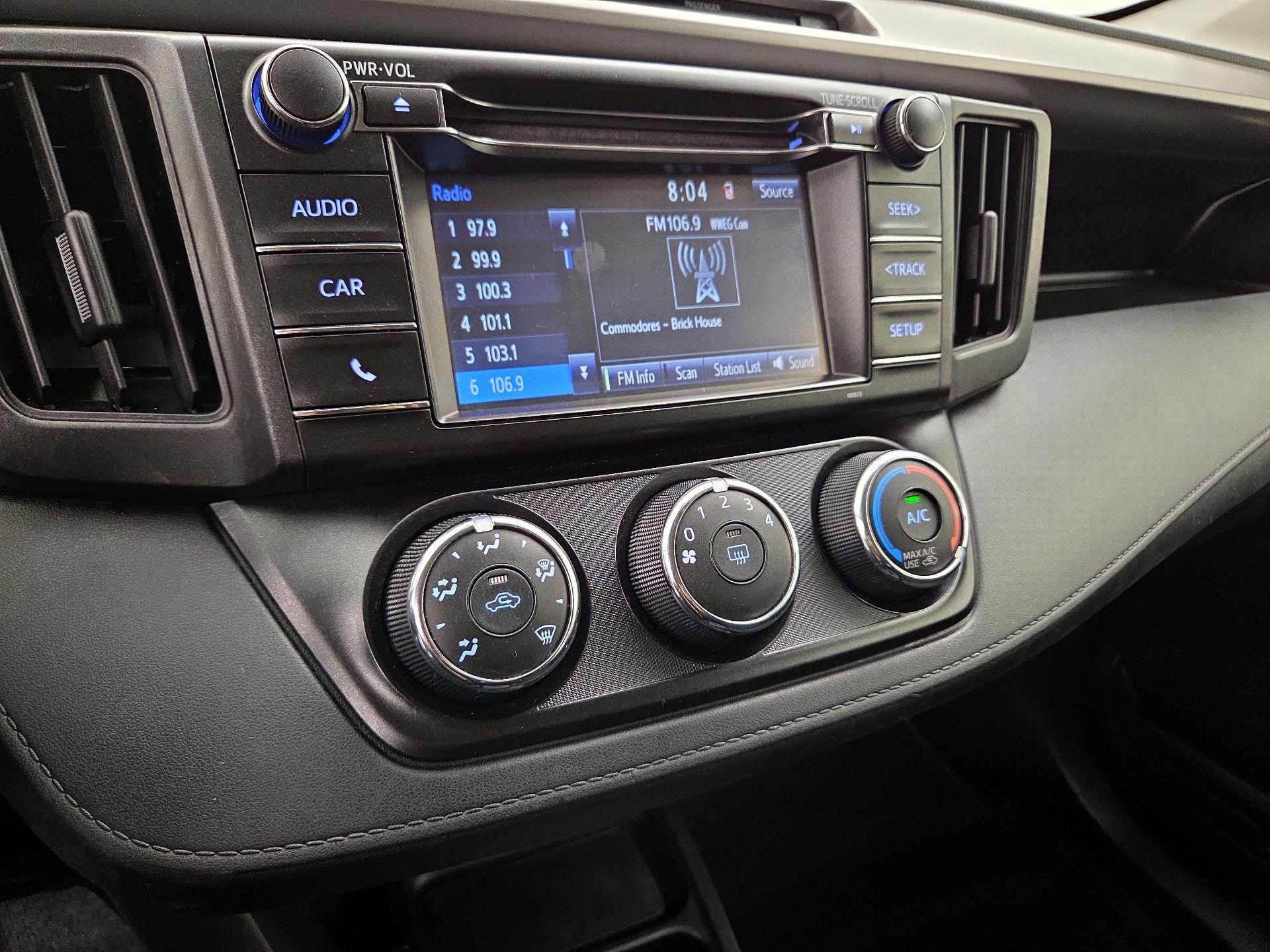 Thumbnail: 2016 Toyota RAV4 - 16