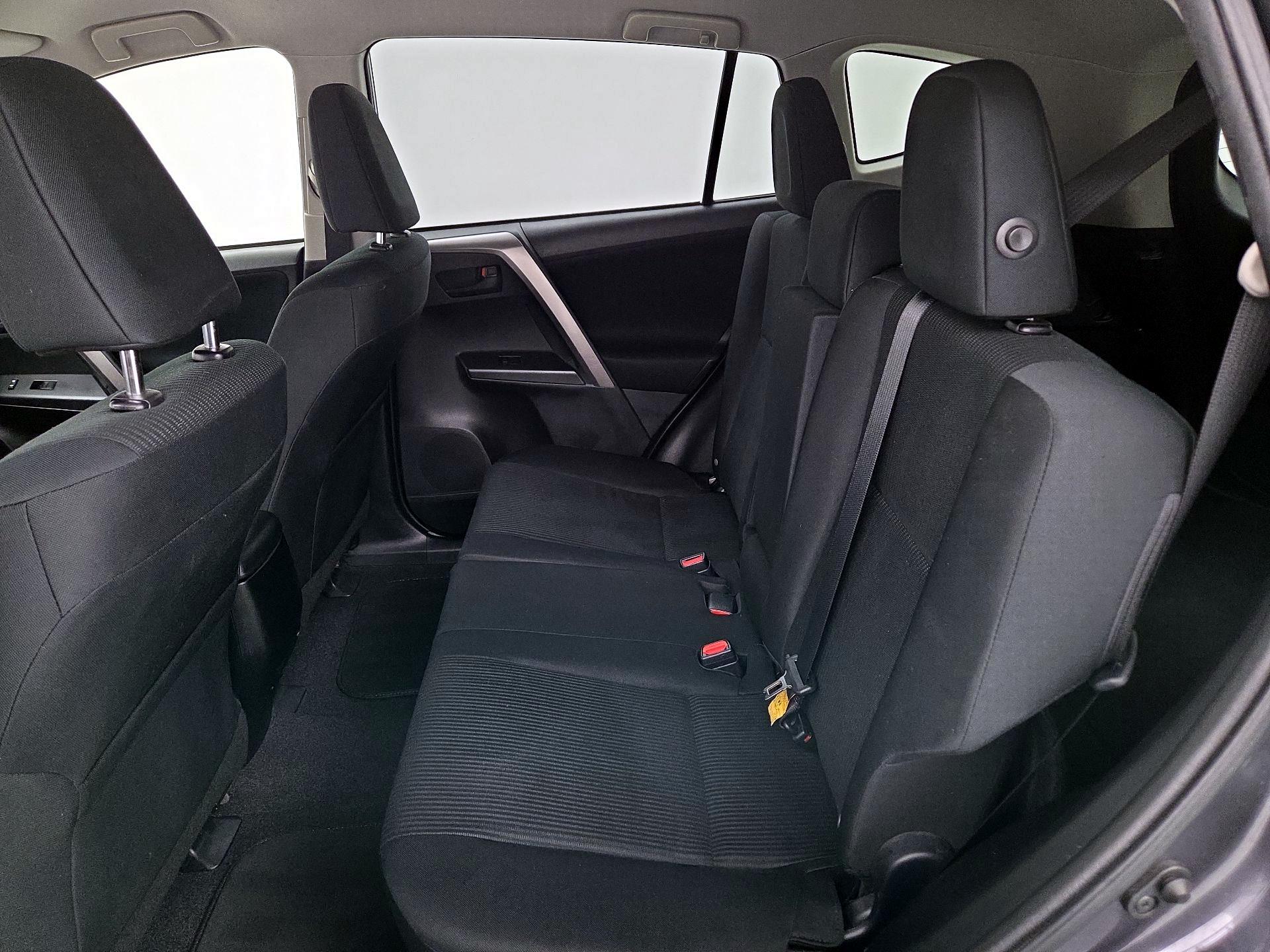 Thumbnail: 2016 Toyota RAV4 - 19