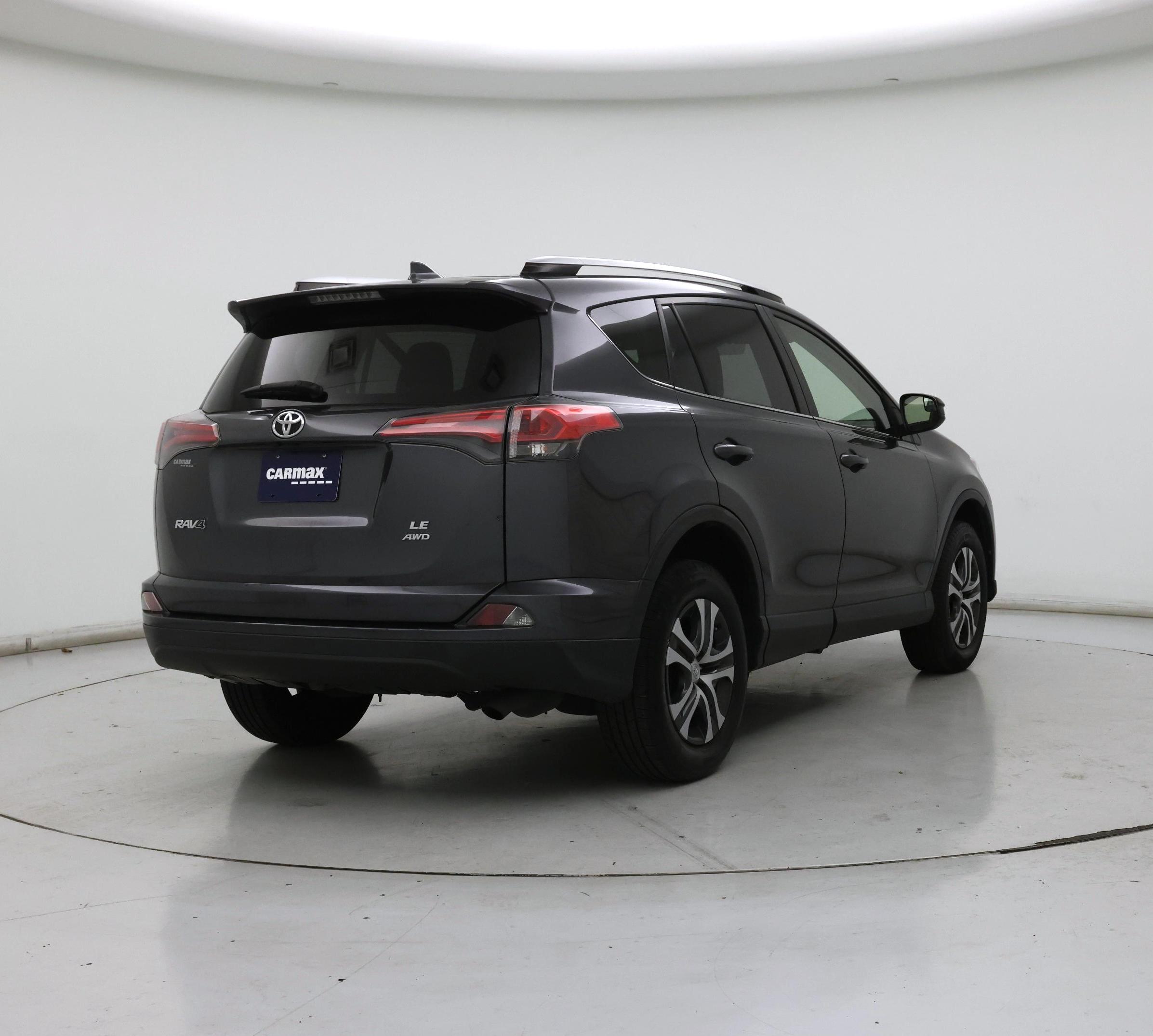 Thumbnail: 2016 Toyota RAV4 - 8