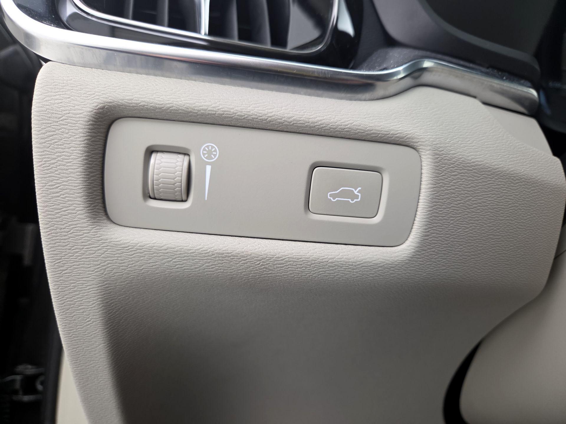 Thumbnail: 2019 Volvo S60 - 13