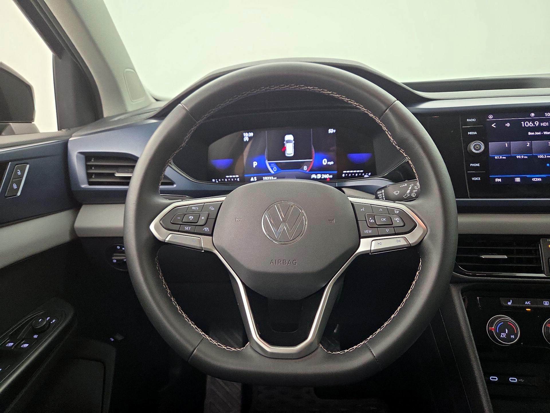 Thumbnail: 2023 Volkswagen Taos - 10