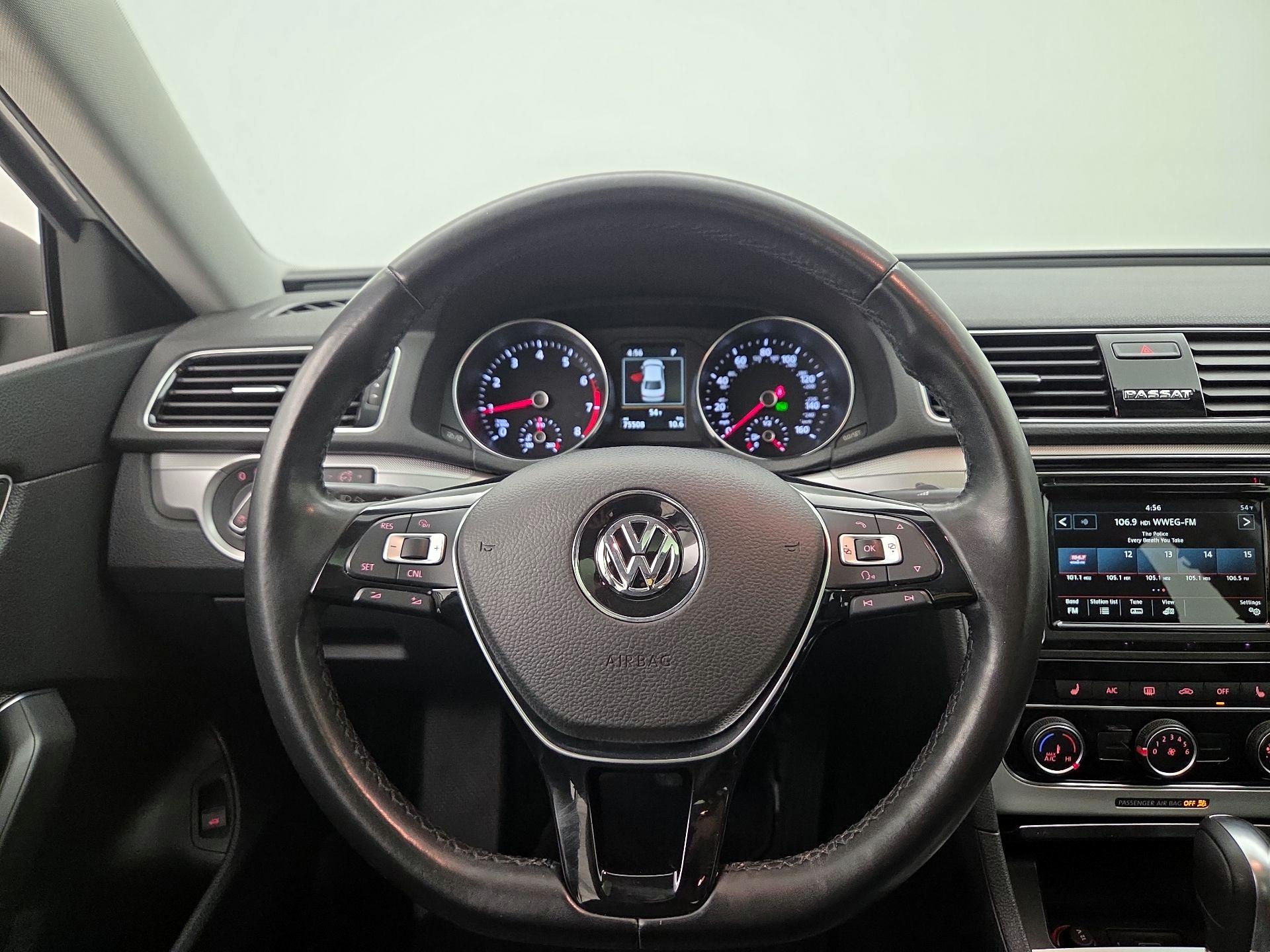 Thumbnail: 2019 Volkswagen Passat - 10