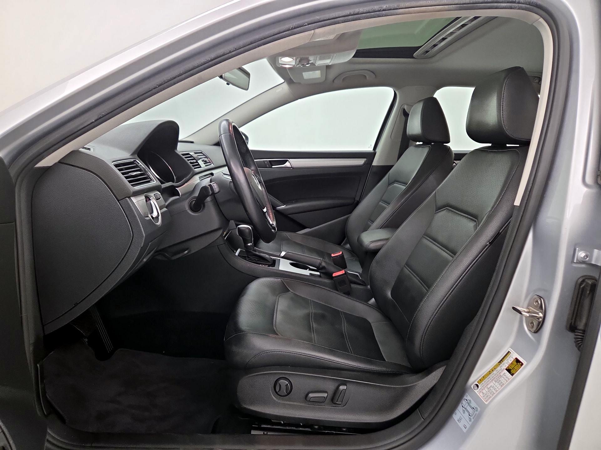 Thumbnail: 2019 Volkswagen Passat - 11