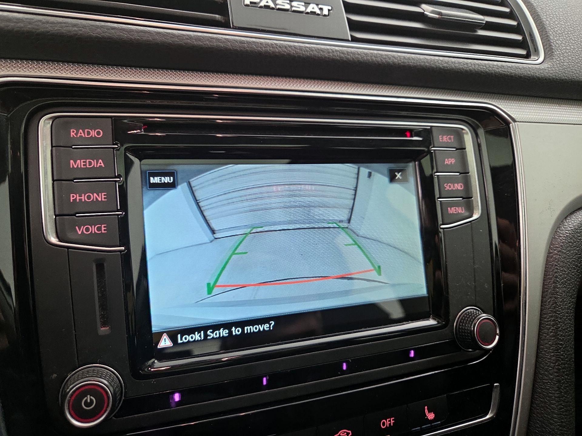 Thumbnail: 2019 Volkswagen Passat - 14