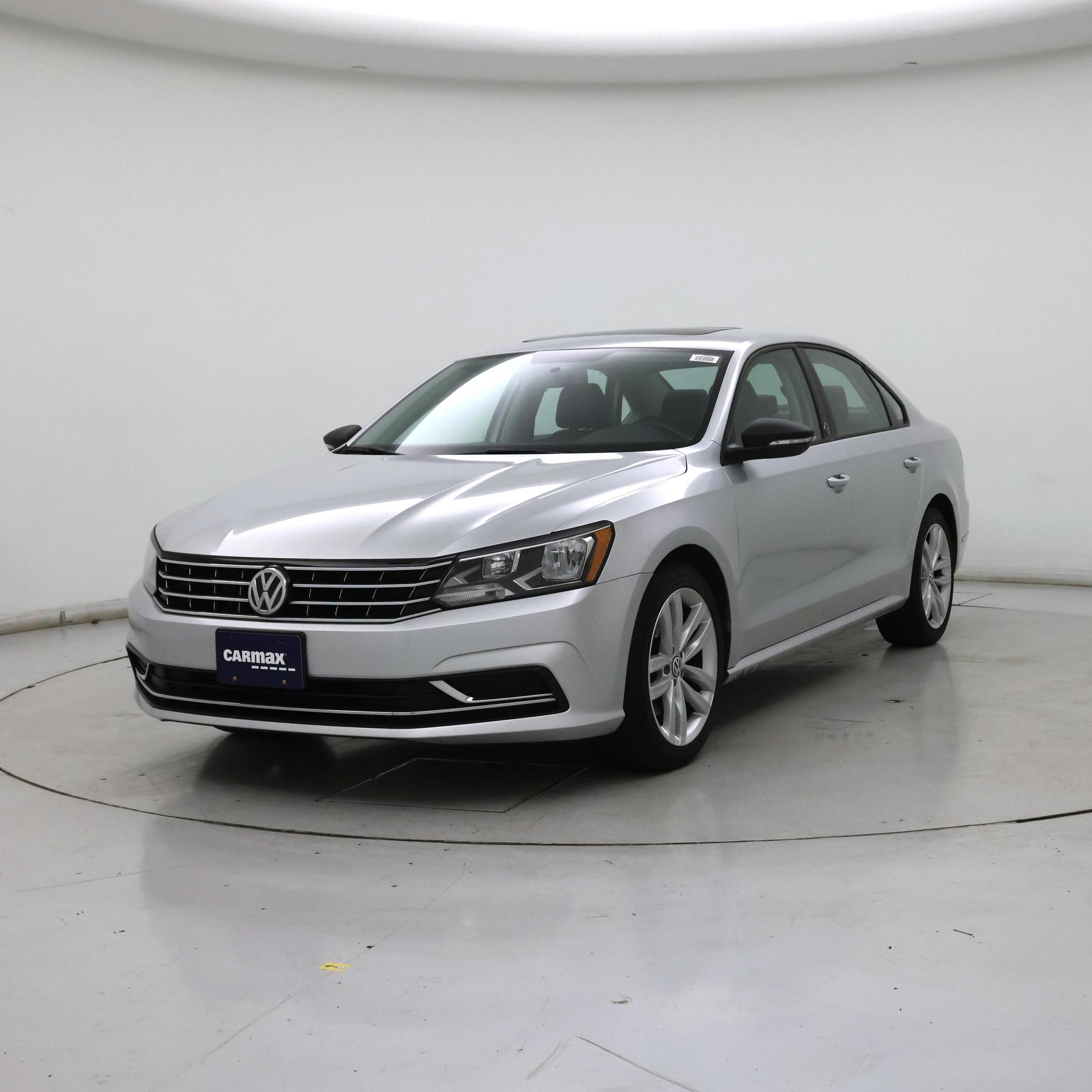 Thumbnail: 2019 Volkswagen Passat - 4