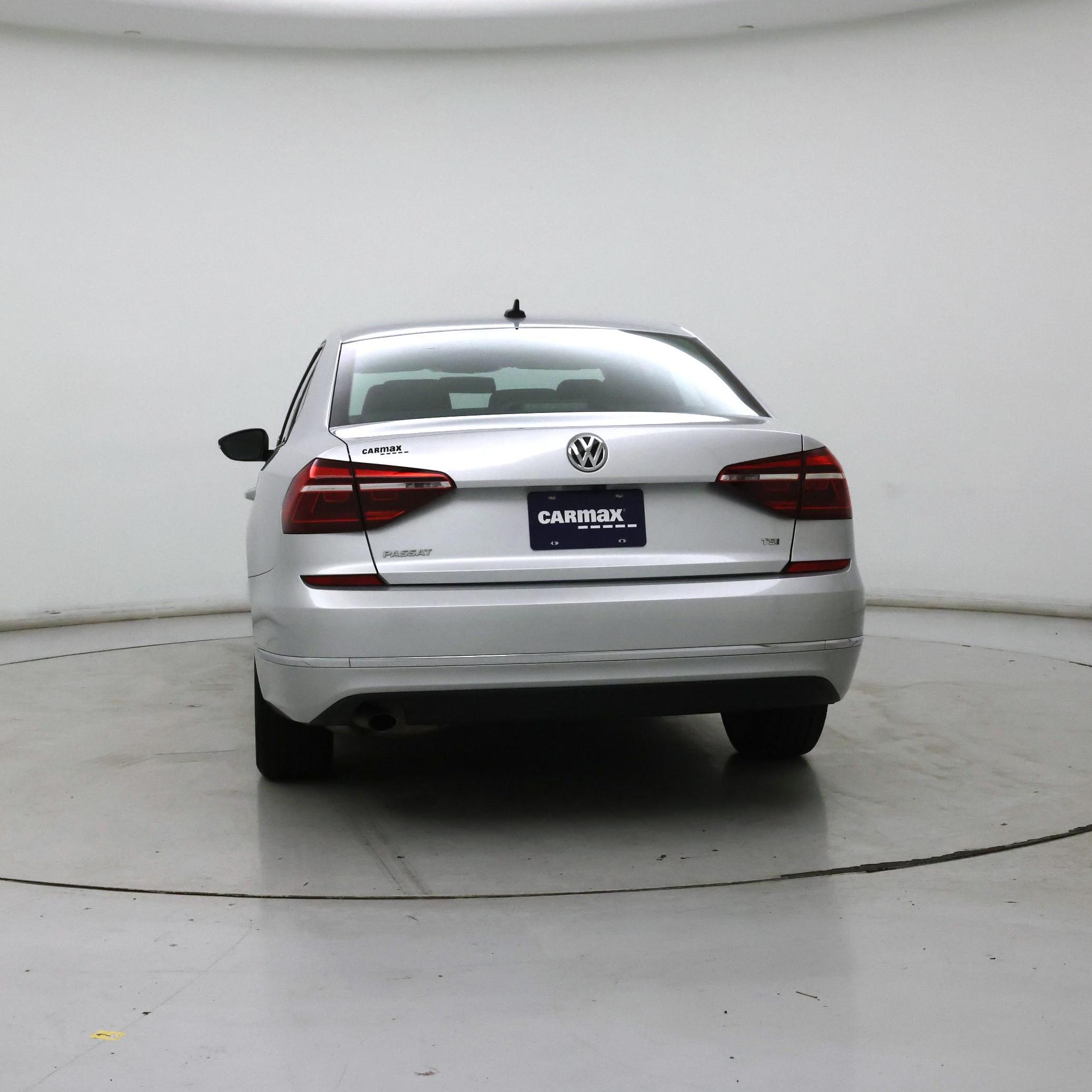 Thumbnail: 2019 Volkswagen Passat - 6