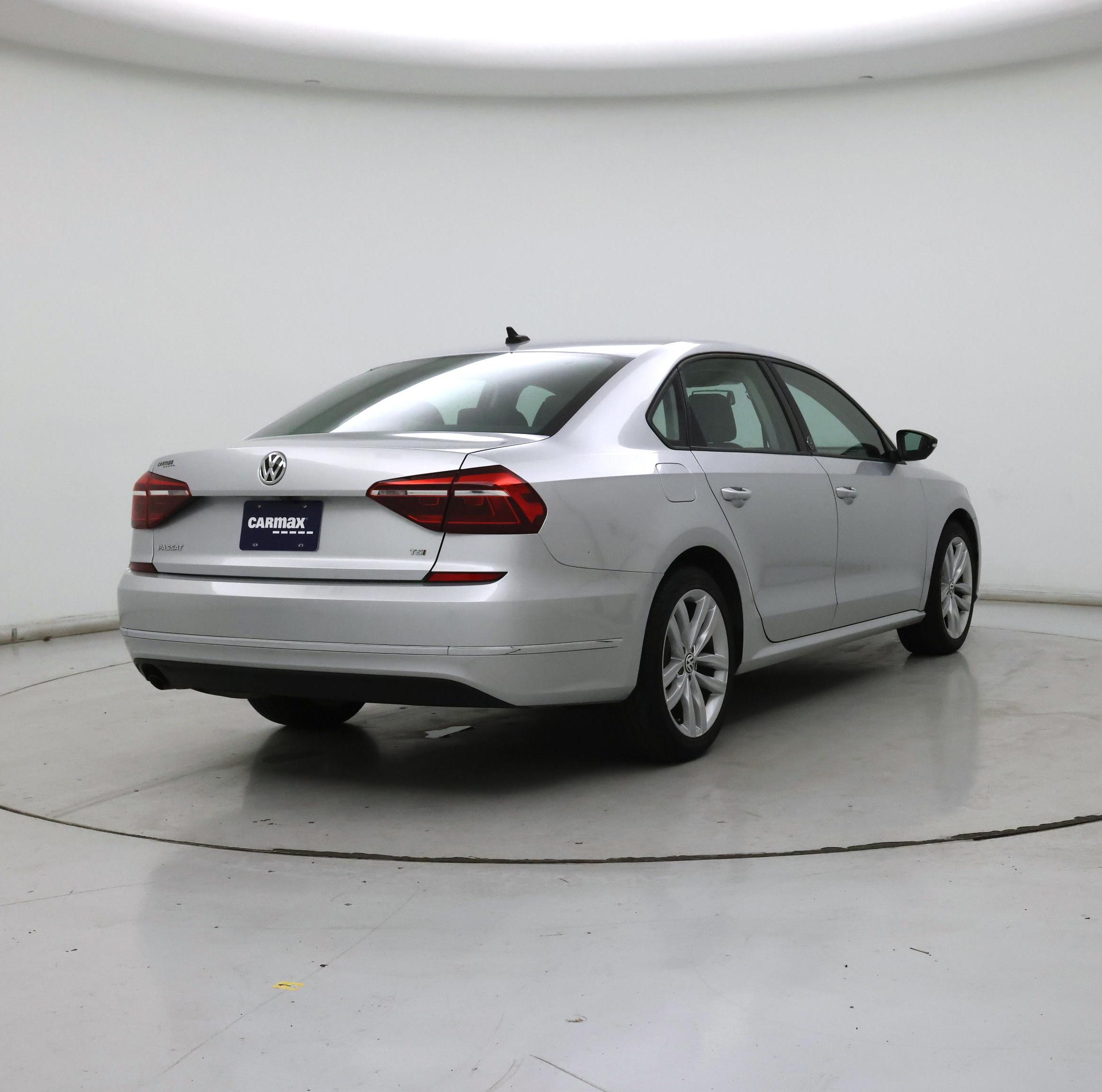 Thumbnail: 2019 Volkswagen Passat - 8