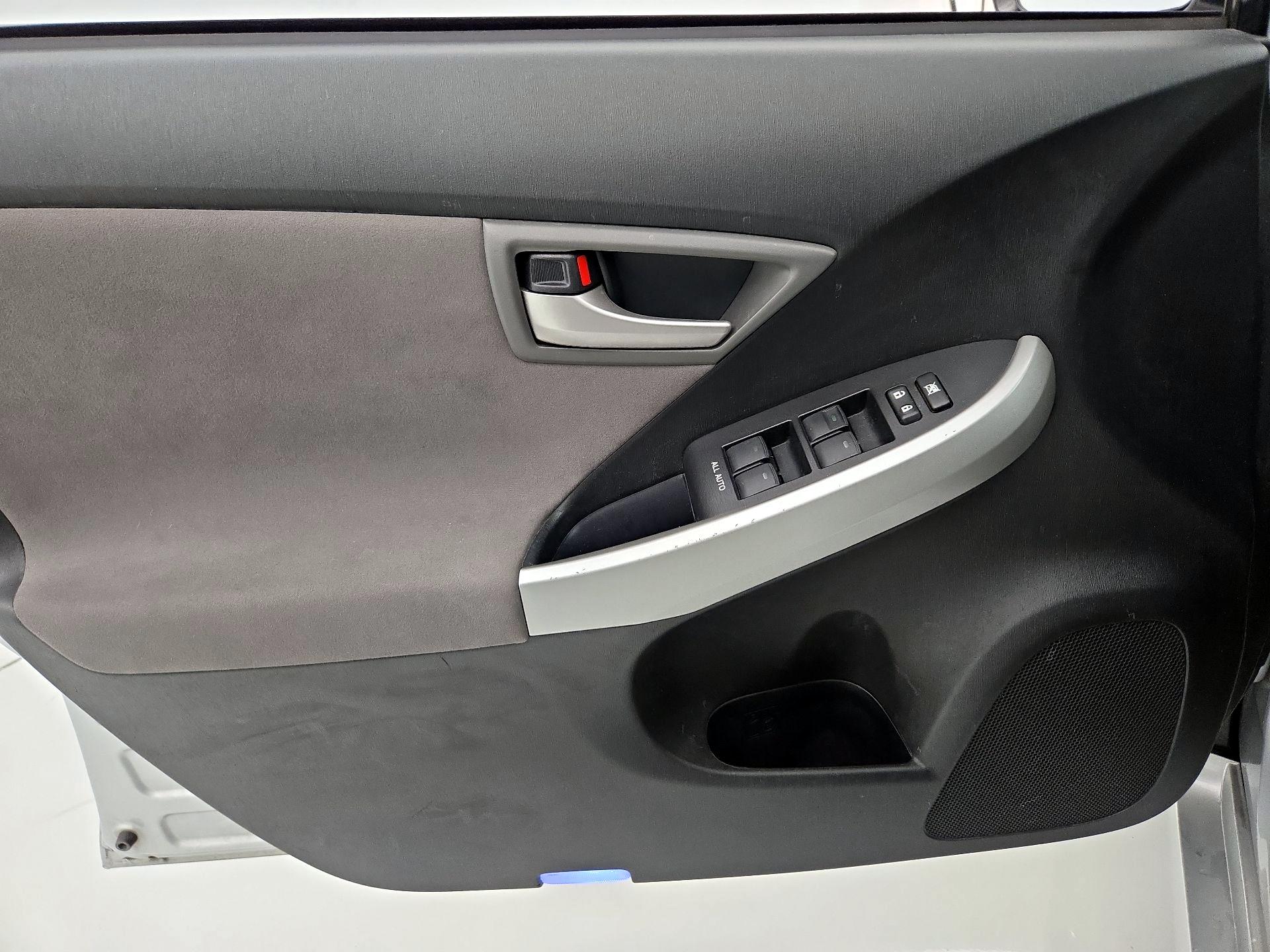 Thumbnail: 2014 Toyota Prius - 12