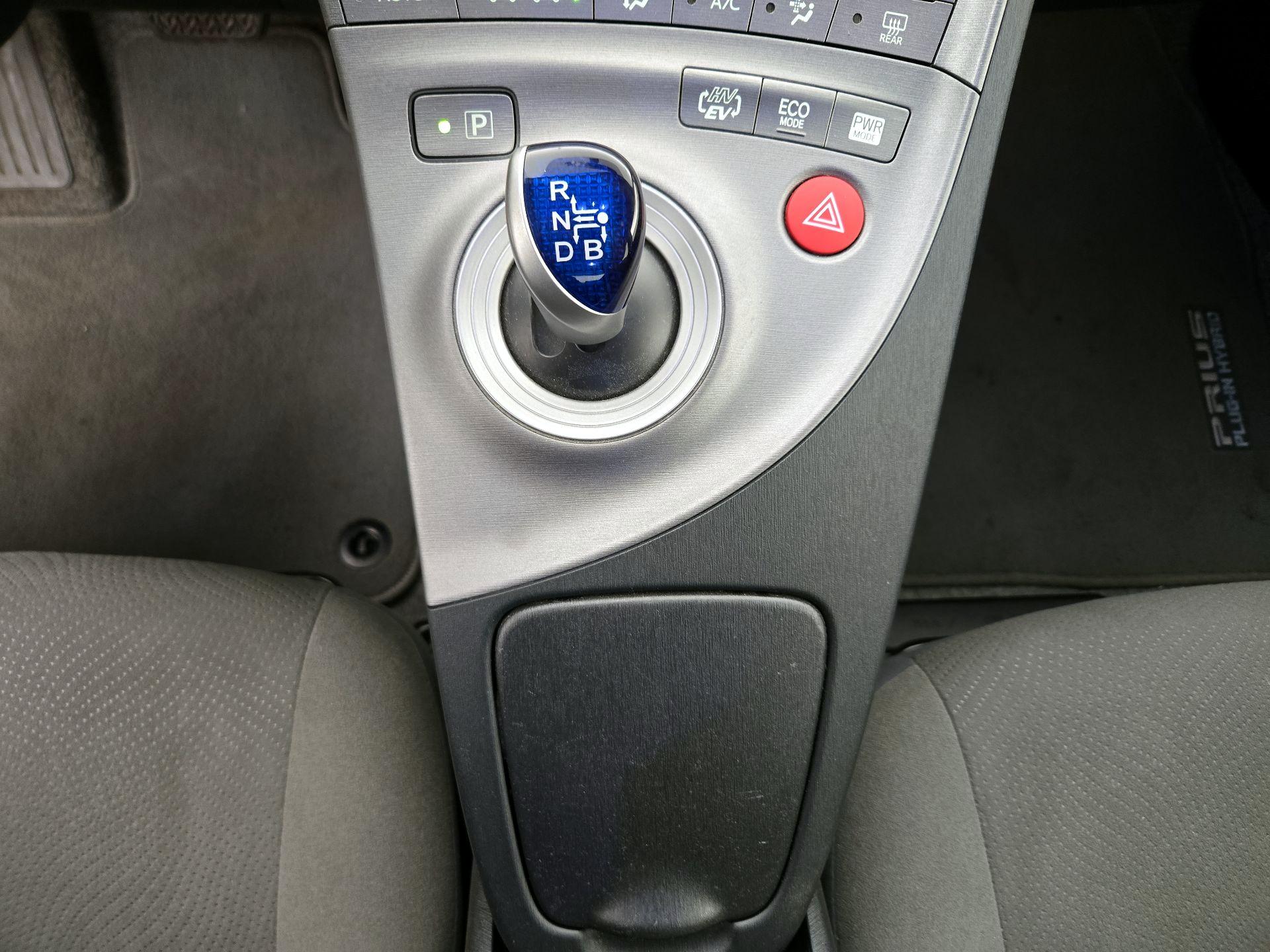 Thumbnail: 2014 Toyota Prius - 17