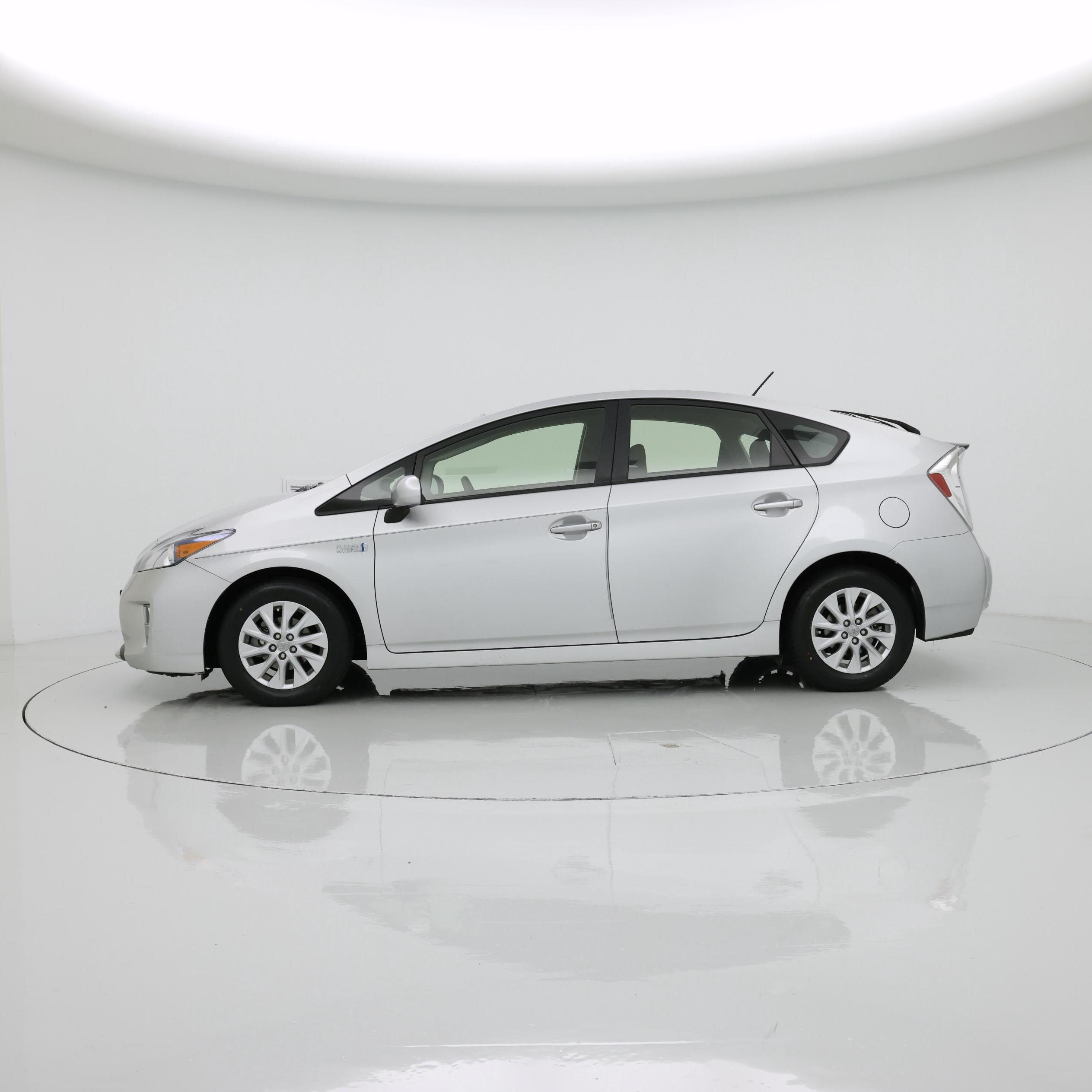 Thumbnail: 2014 Toyota Prius - 3