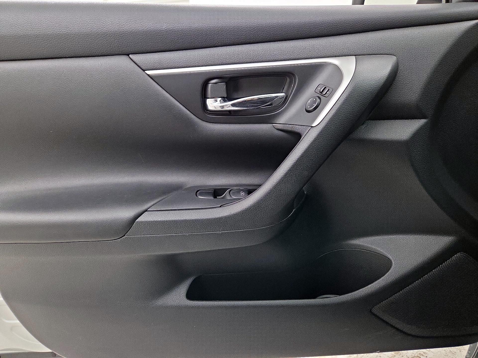 Thumbnail: 2018 Nissan Altima - 12