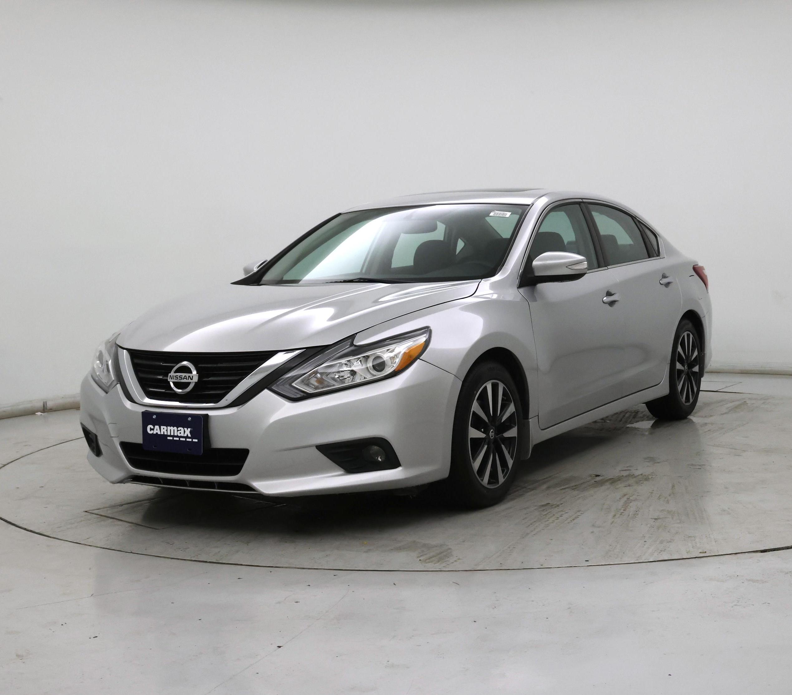 Thumbnail: 2018 Nissan Altima - 4