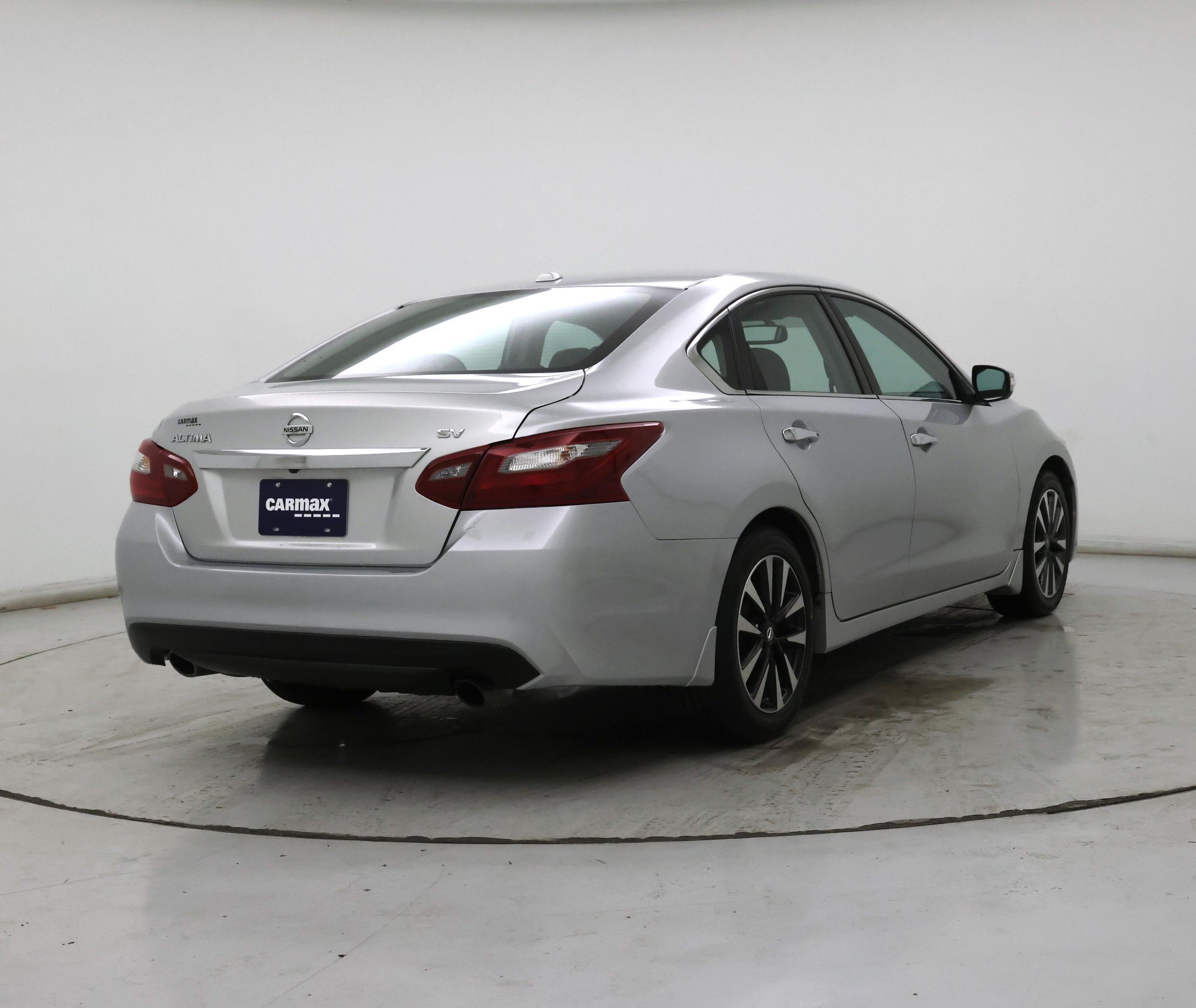 Thumbnail: 2018 Nissan Altima - 8