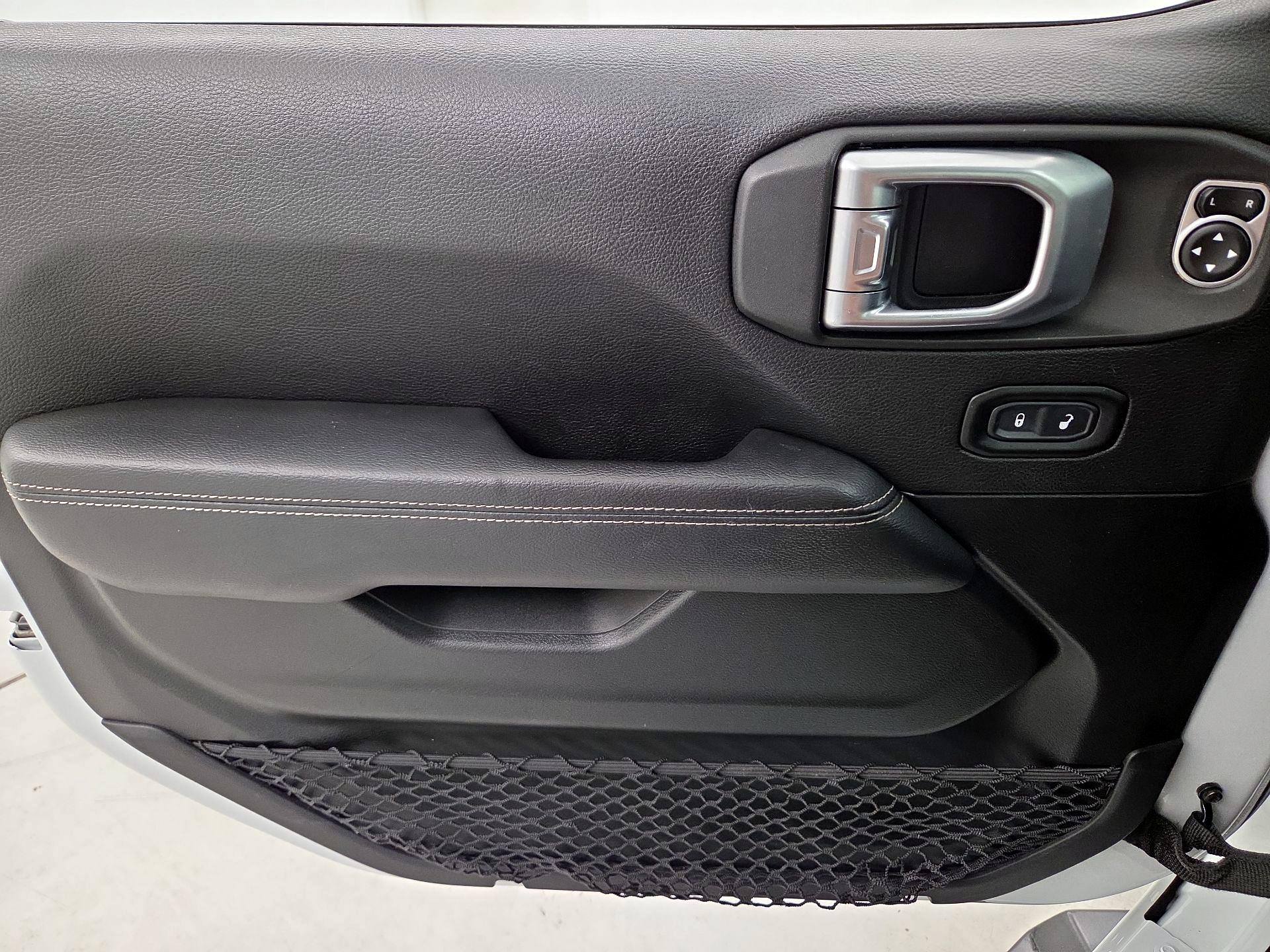 Thumbnail: 2020 Jeep Wrangler - 12