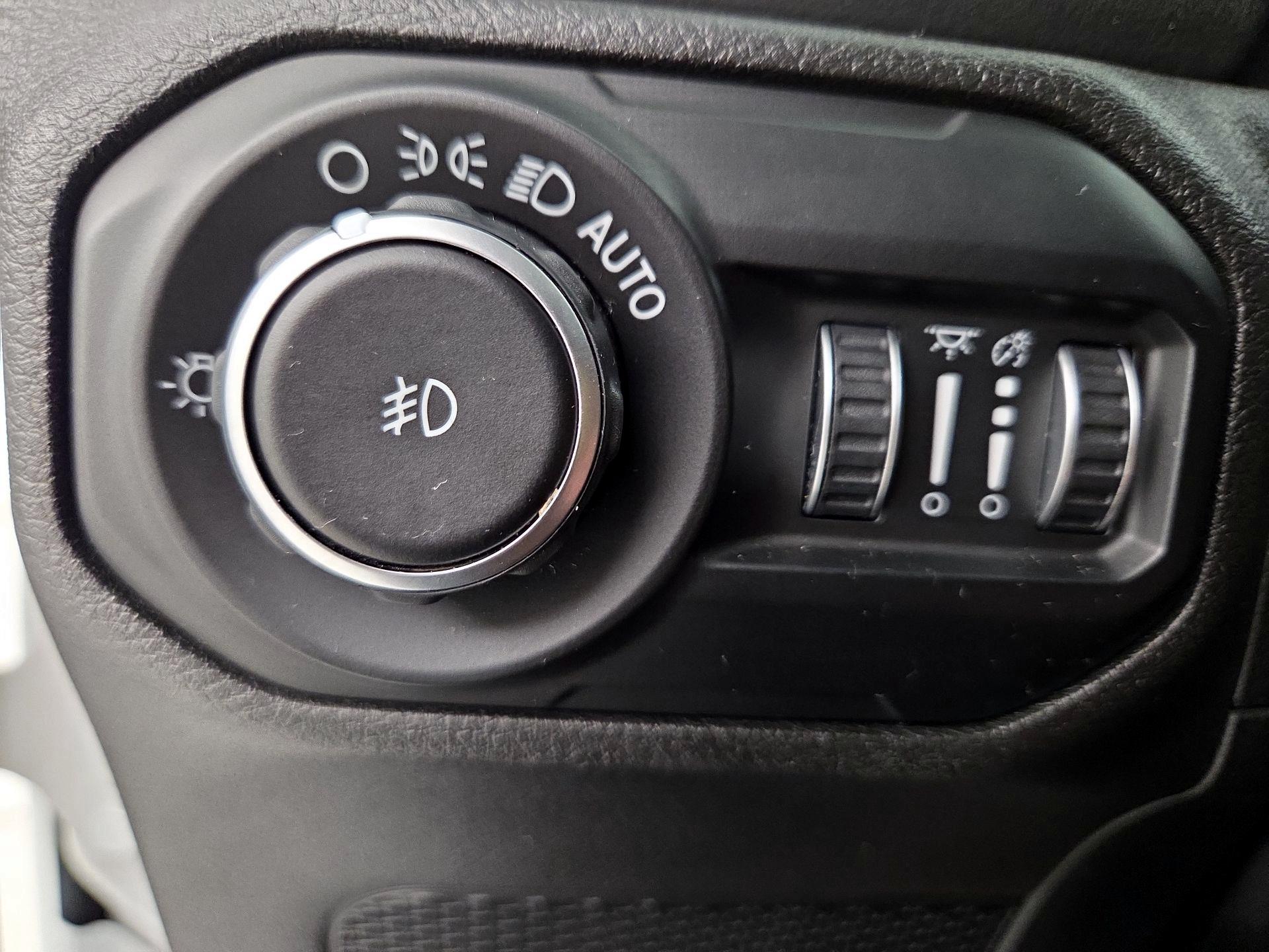 Thumbnail: 2020 Jeep Wrangler - 13