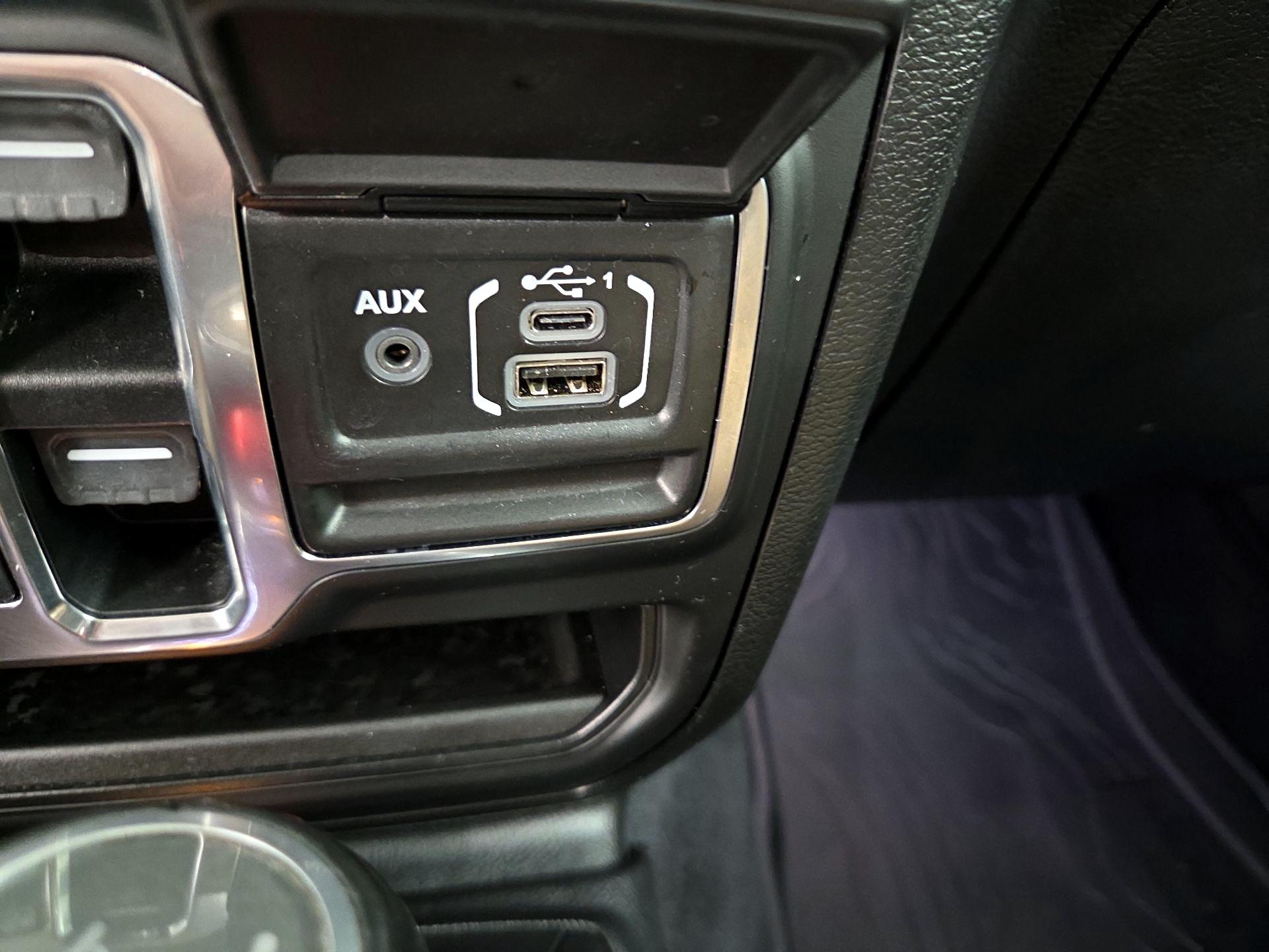 Thumbnail: 2020 Jeep Wrangler - 19