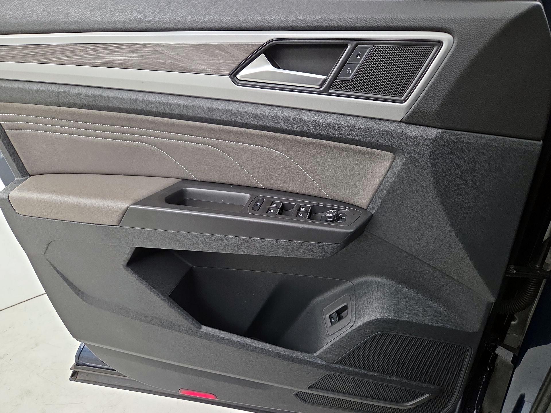 Thumbnail: 2023 Volkswagen Atlas - 12