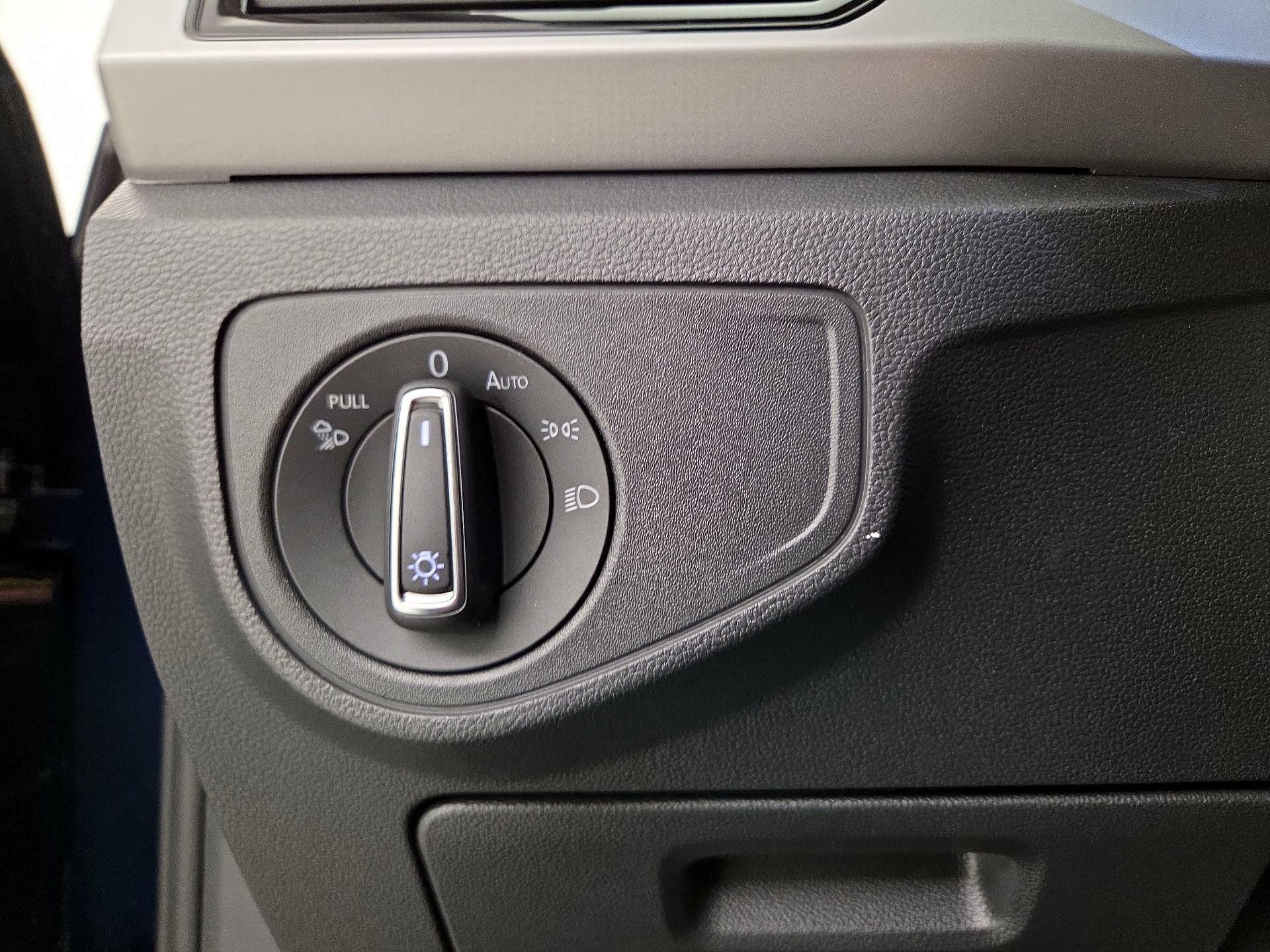 Thumbnail: 2023 Volkswagen Atlas - 13