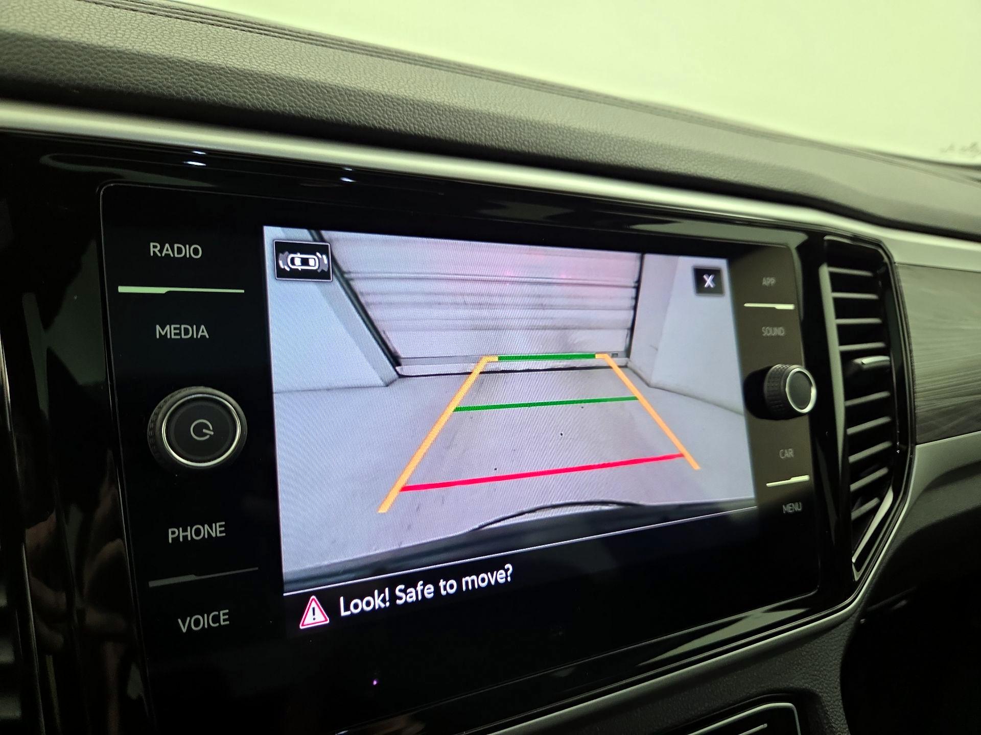 Thumbnail: 2023 Volkswagen Atlas - 15