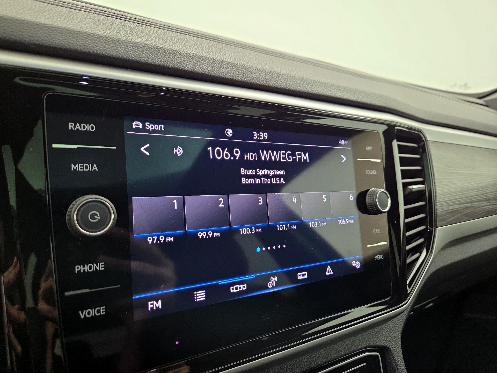 Thumbnail: 2023 Volkswagen Atlas - 16