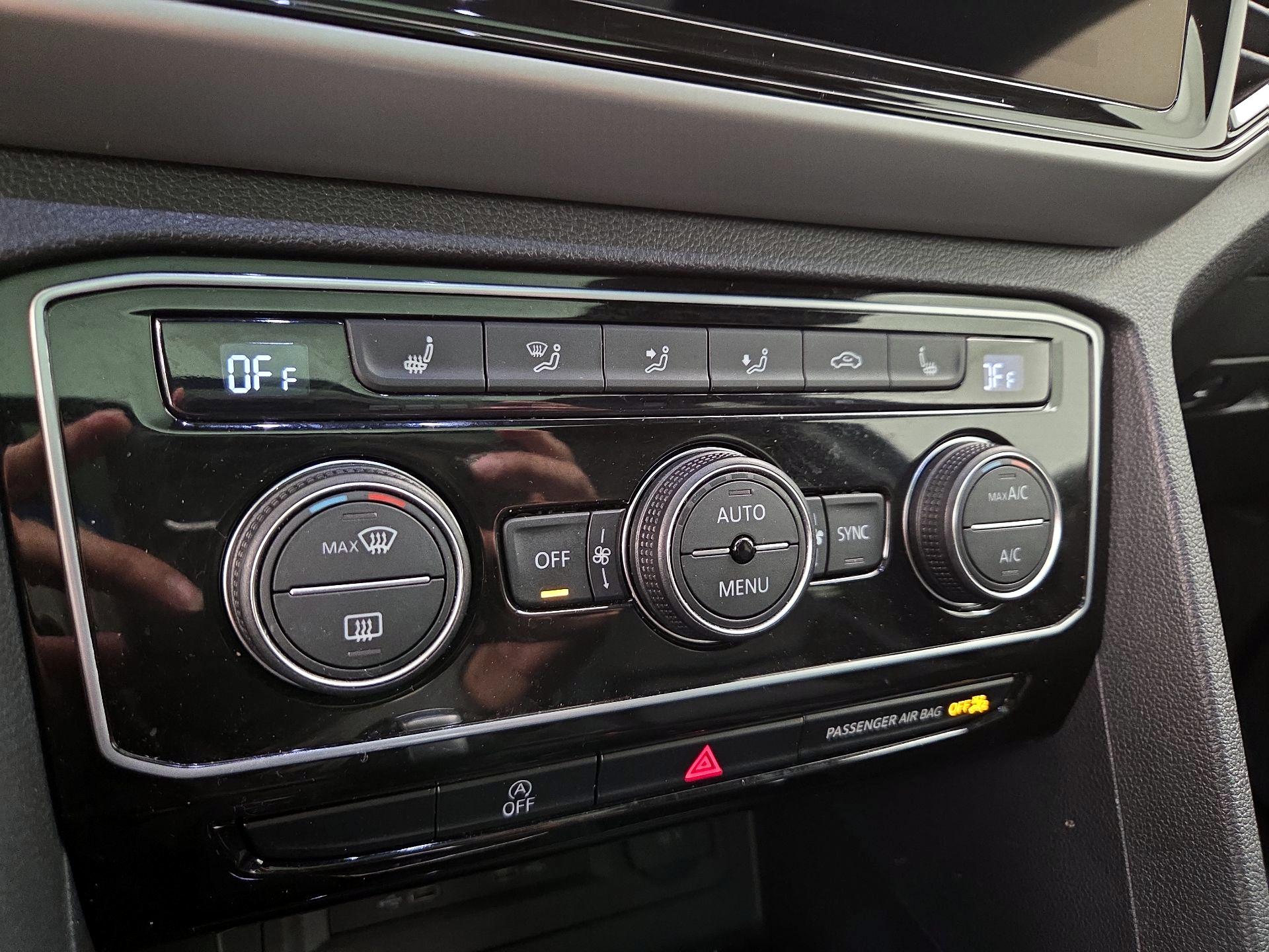 Thumbnail: 2023 Volkswagen Atlas - 17