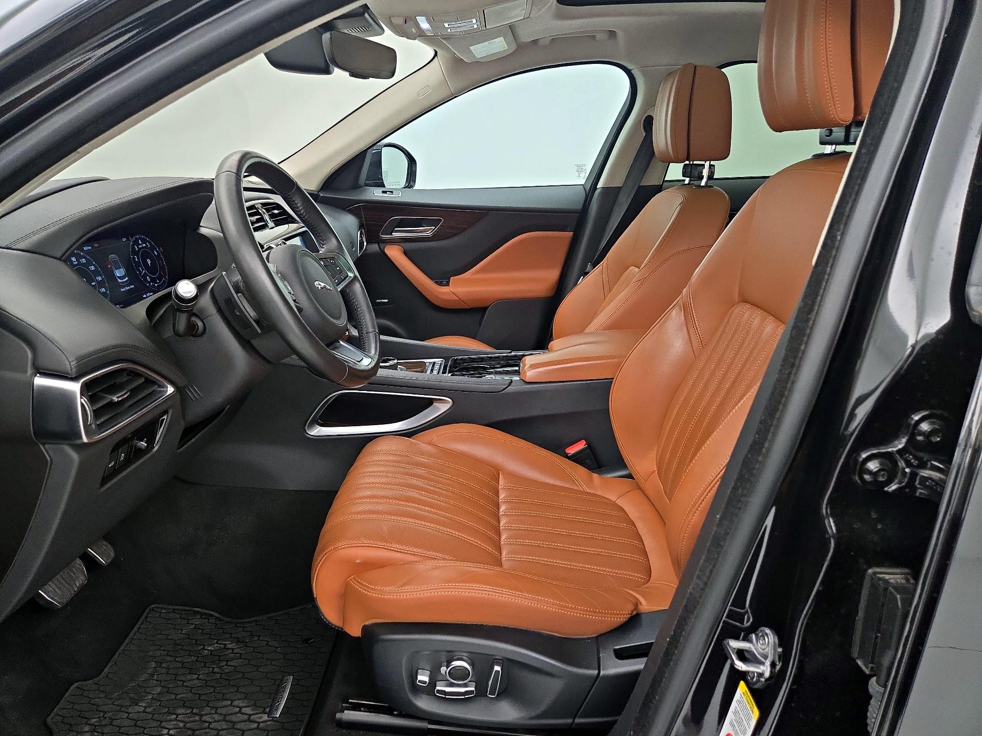 Thumbnail: 2019 Jaguar F-Pace - 11