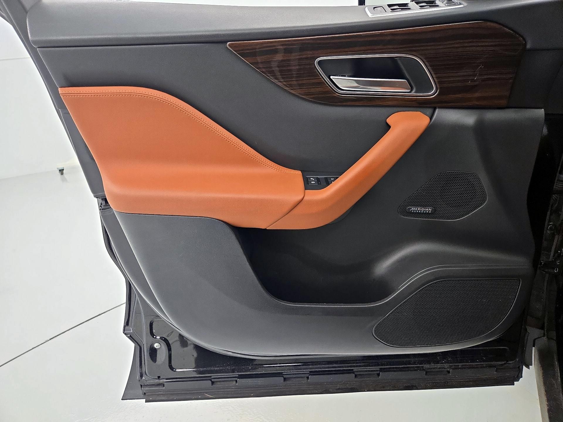 Thumbnail: 2019 Jaguar F-Pace - 12