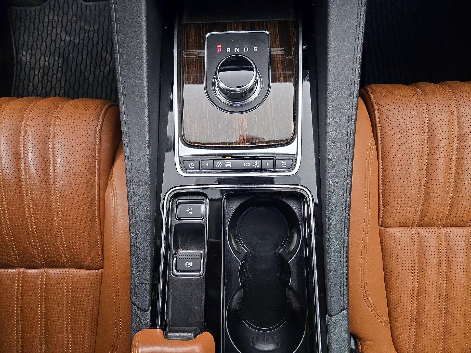 Thumbnail: 2019 Jaguar F-Pace - 18