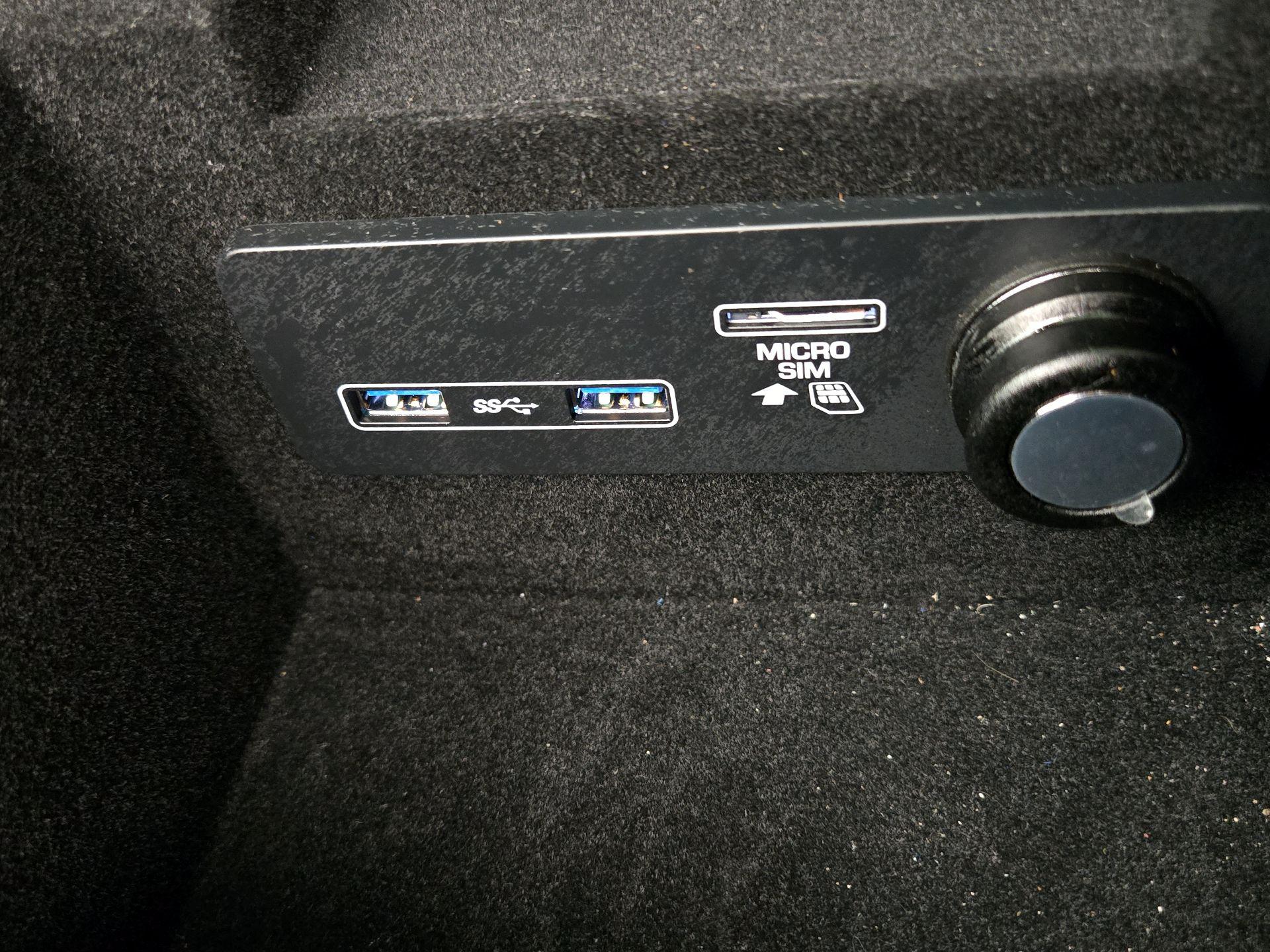 Thumbnail: 2019 Jaguar F-Pace - 19