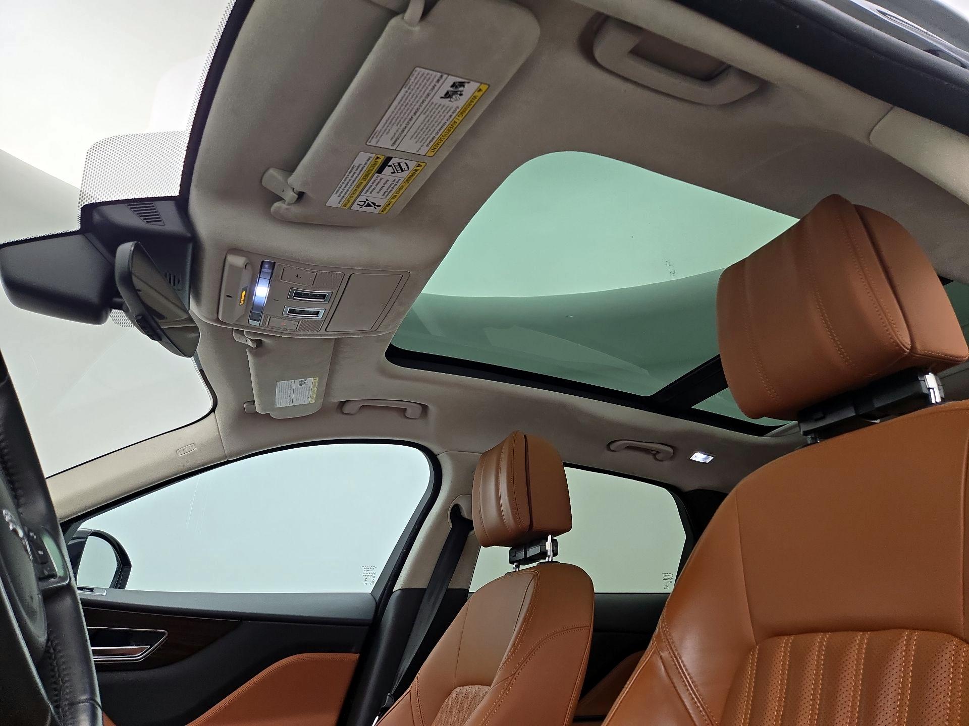 Thumbnail: 2019 Jaguar F-Pace - 20