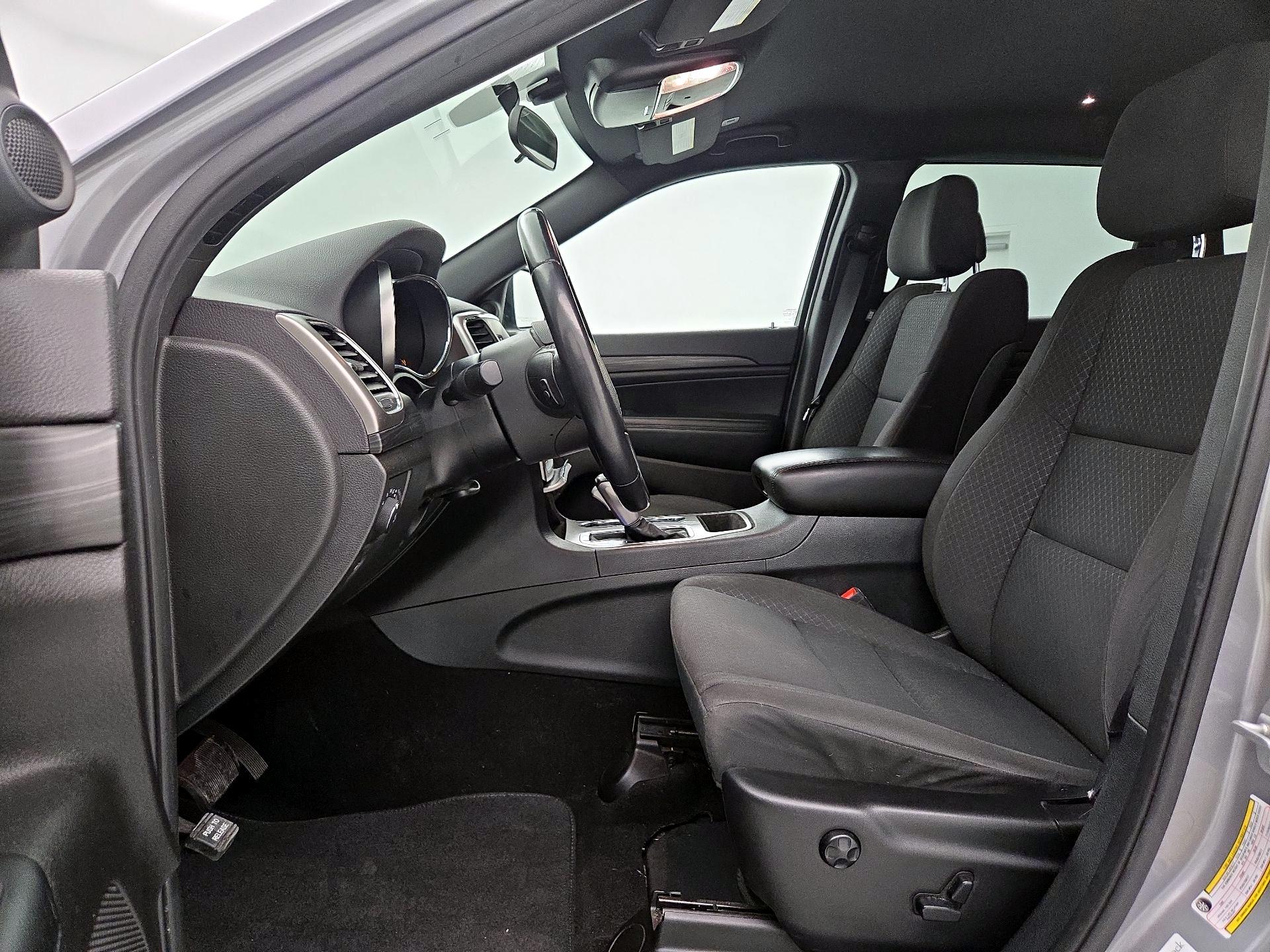 Thumbnail: 2019 Jeep Grand Cherokee - 11