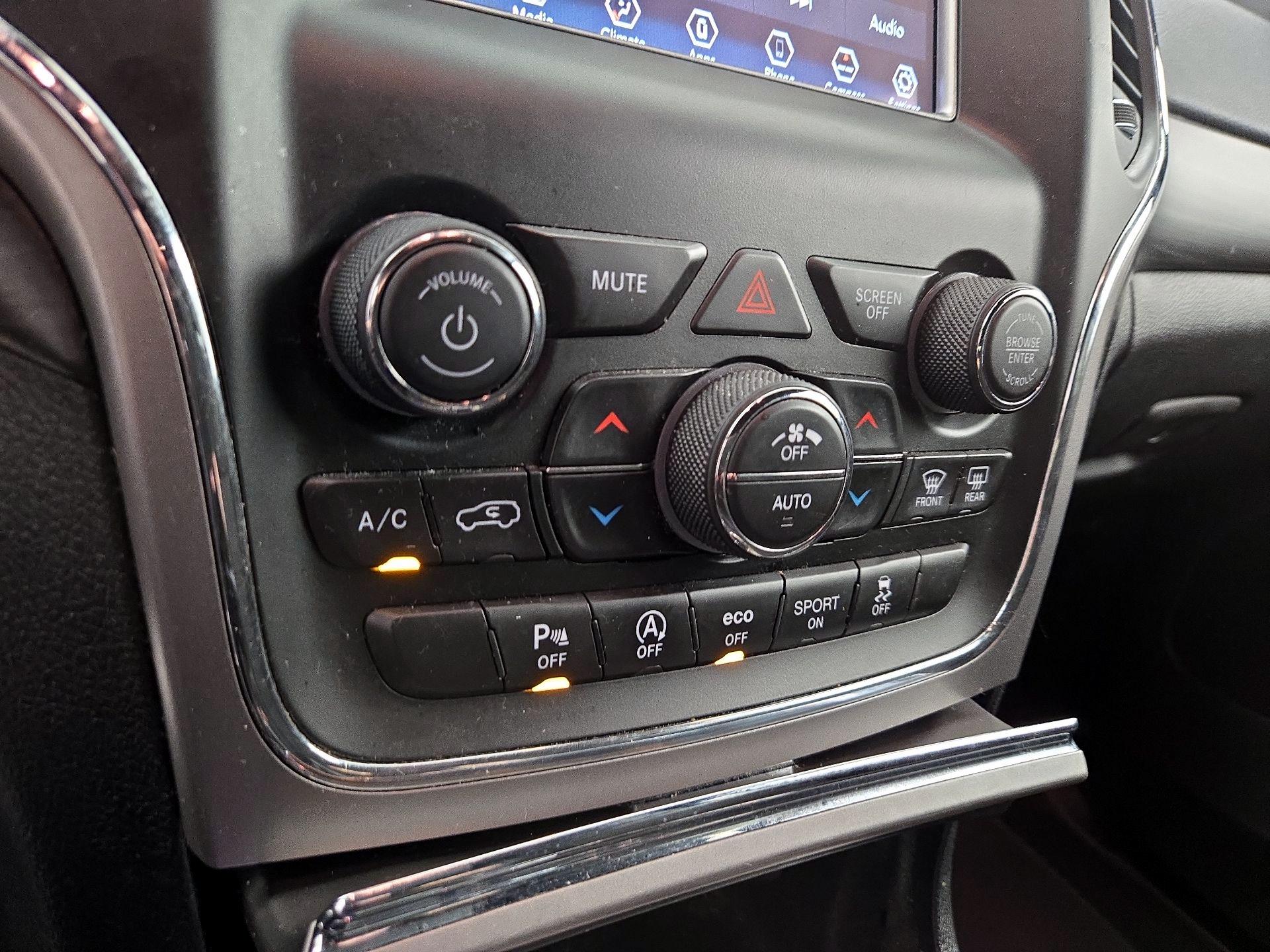 Thumbnail: 2019 Jeep Grand Cherokee - 16