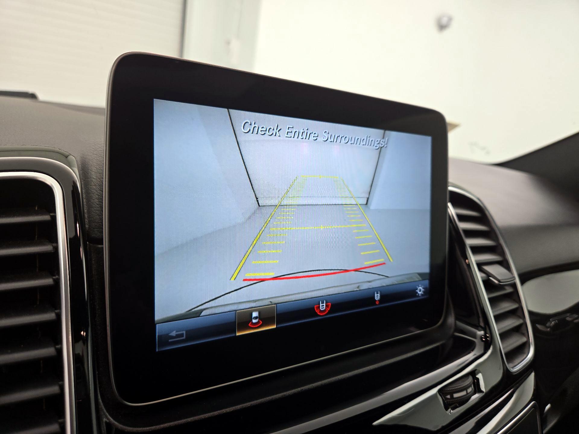 Thumbnail: 2017 Mercedes-Benz GLE - 14