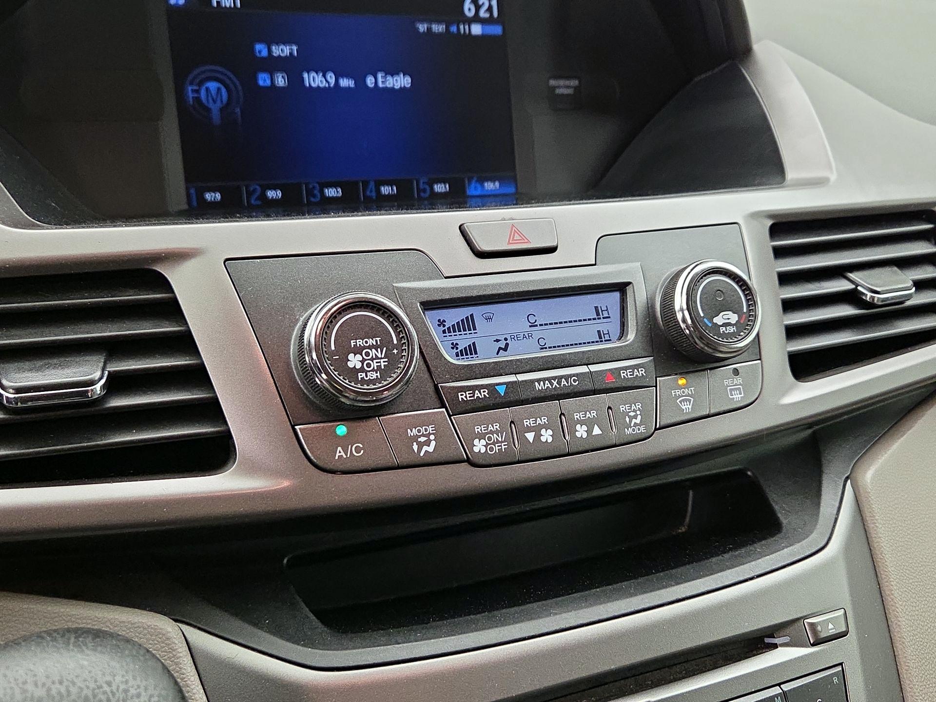 Thumbnail: 2015 Honda Odyssey - 16