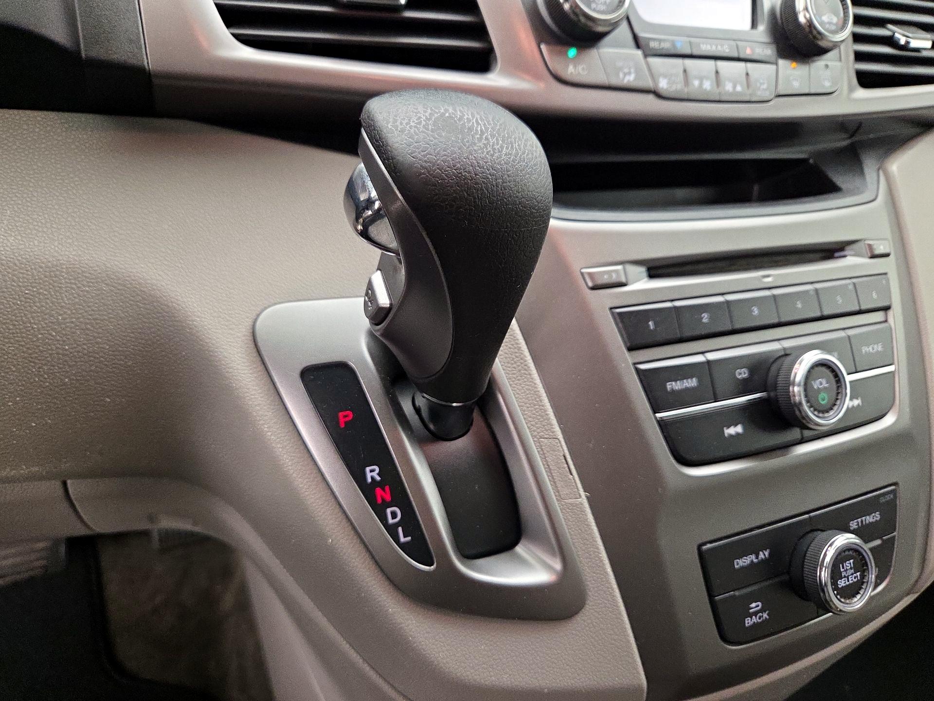 Thumbnail: 2015 Honda Odyssey - 17