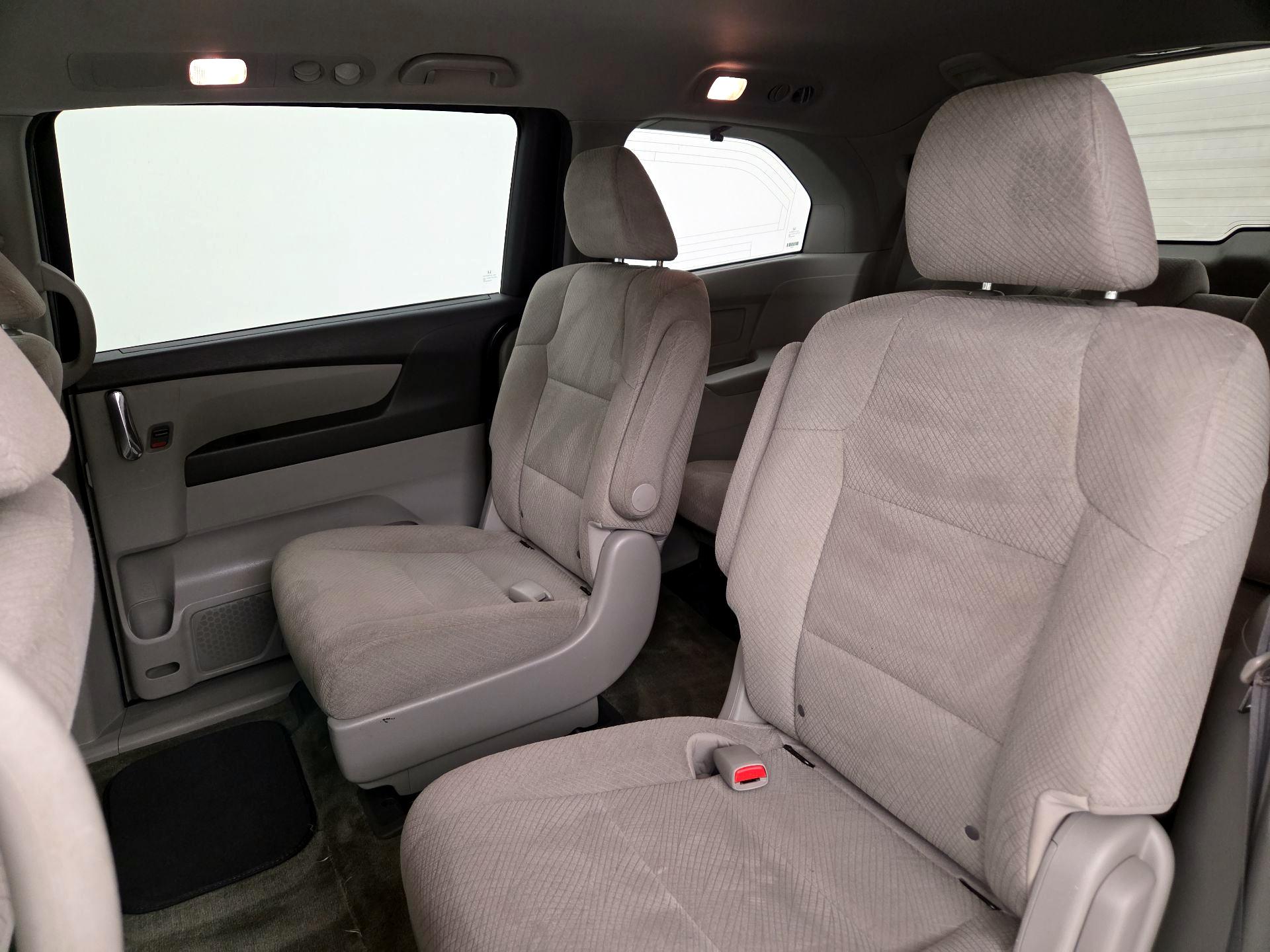 Thumbnail: 2015 Honda Odyssey - 19