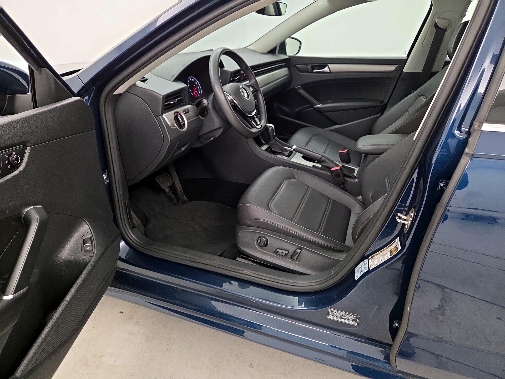 Thumbnail: 2022 Volkswagen Passat - 11