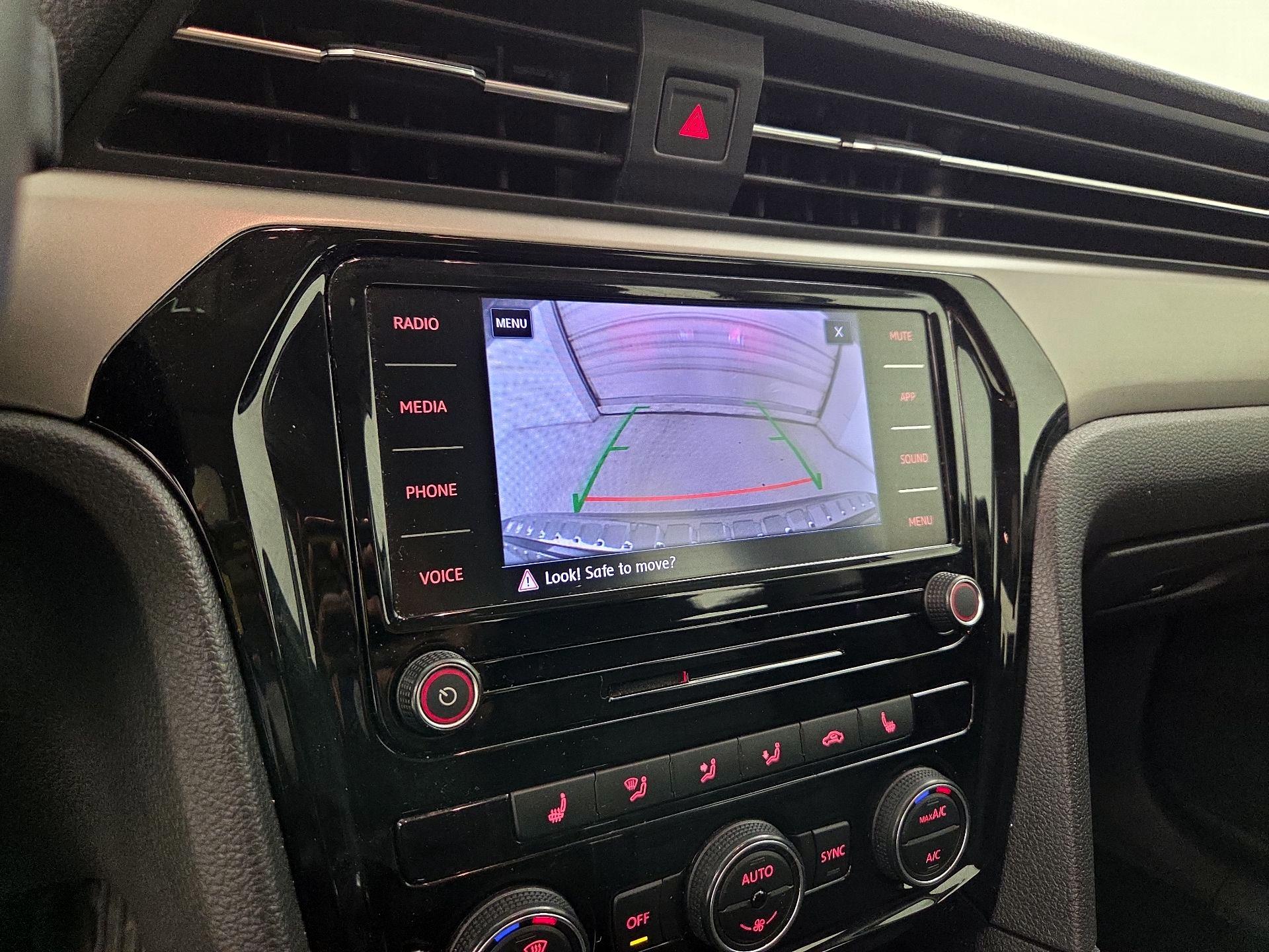 Thumbnail: 2022 Volkswagen Passat - 14