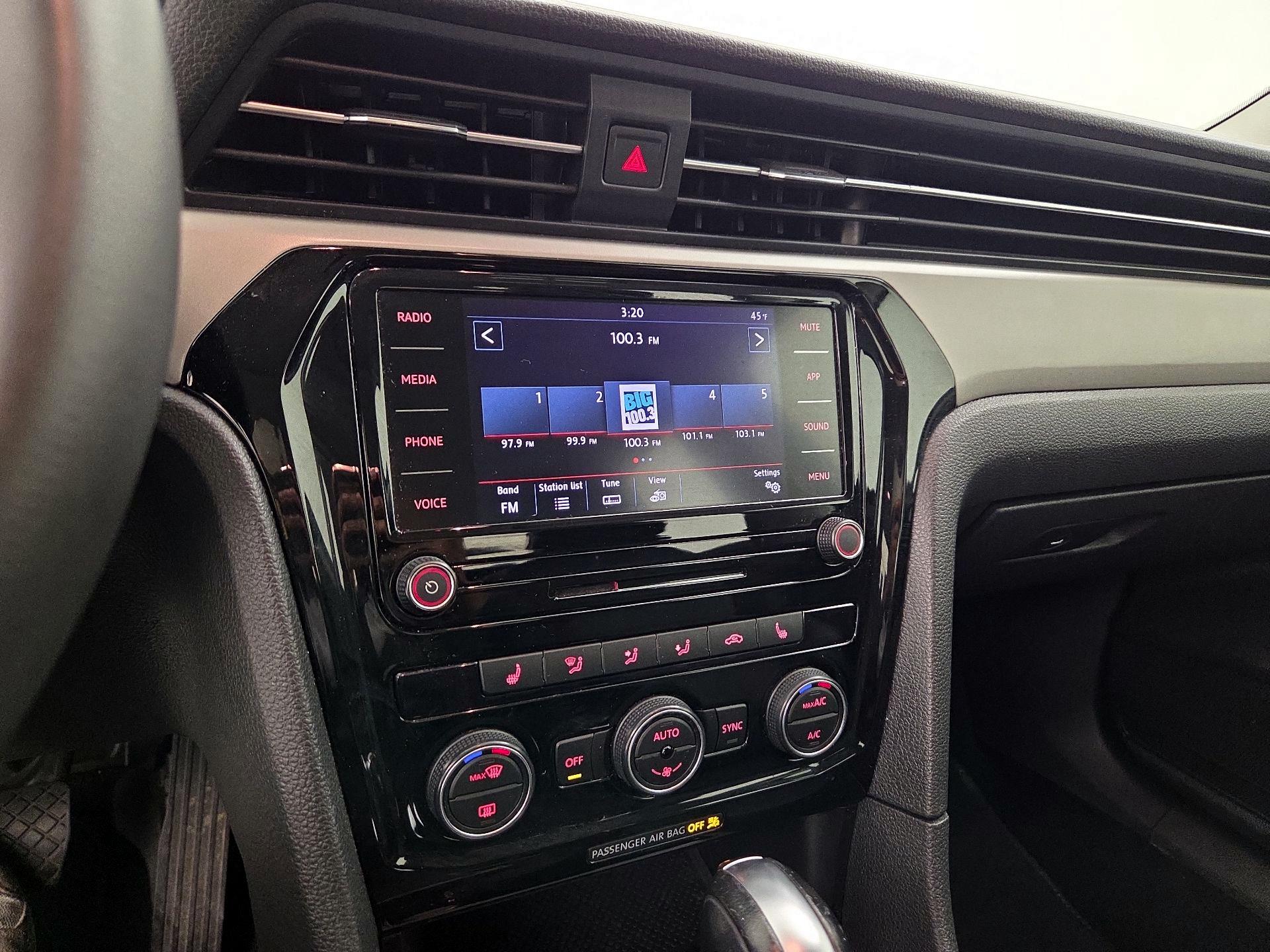 Thumbnail: 2022 Volkswagen Passat - 15