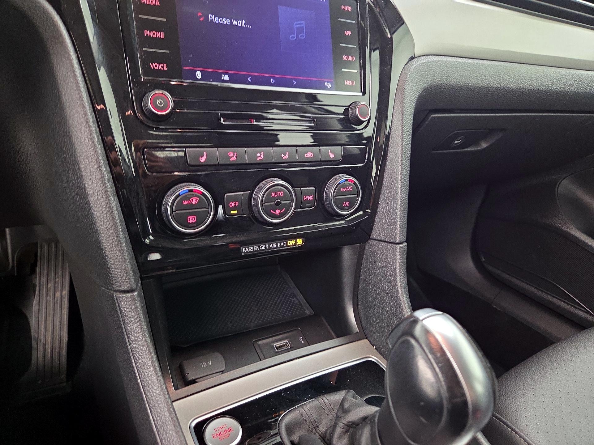 Thumbnail: 2022 Volkswagen Passat - 16