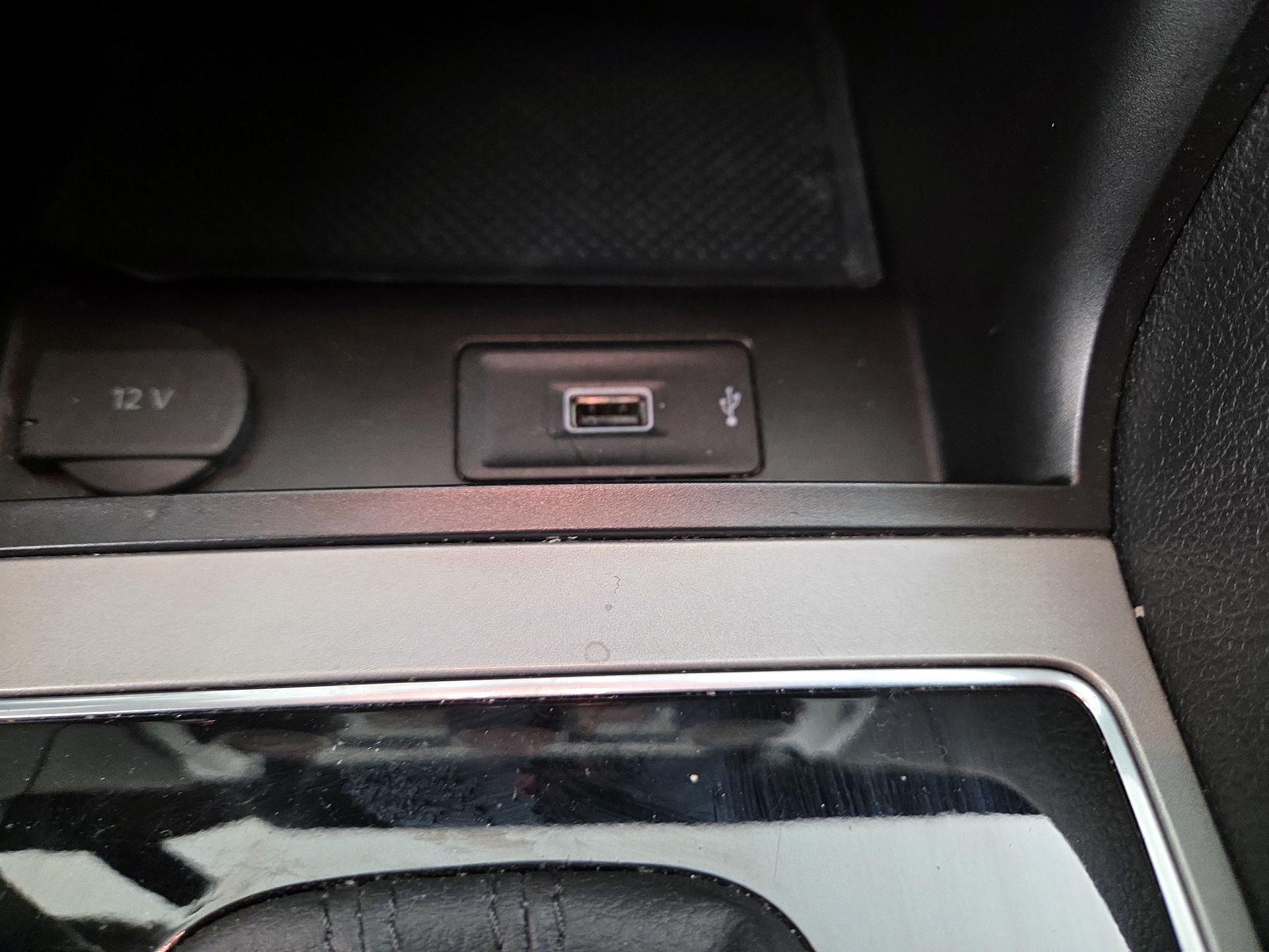 Thumbnail: 2022 Volkswagen Passat - 18