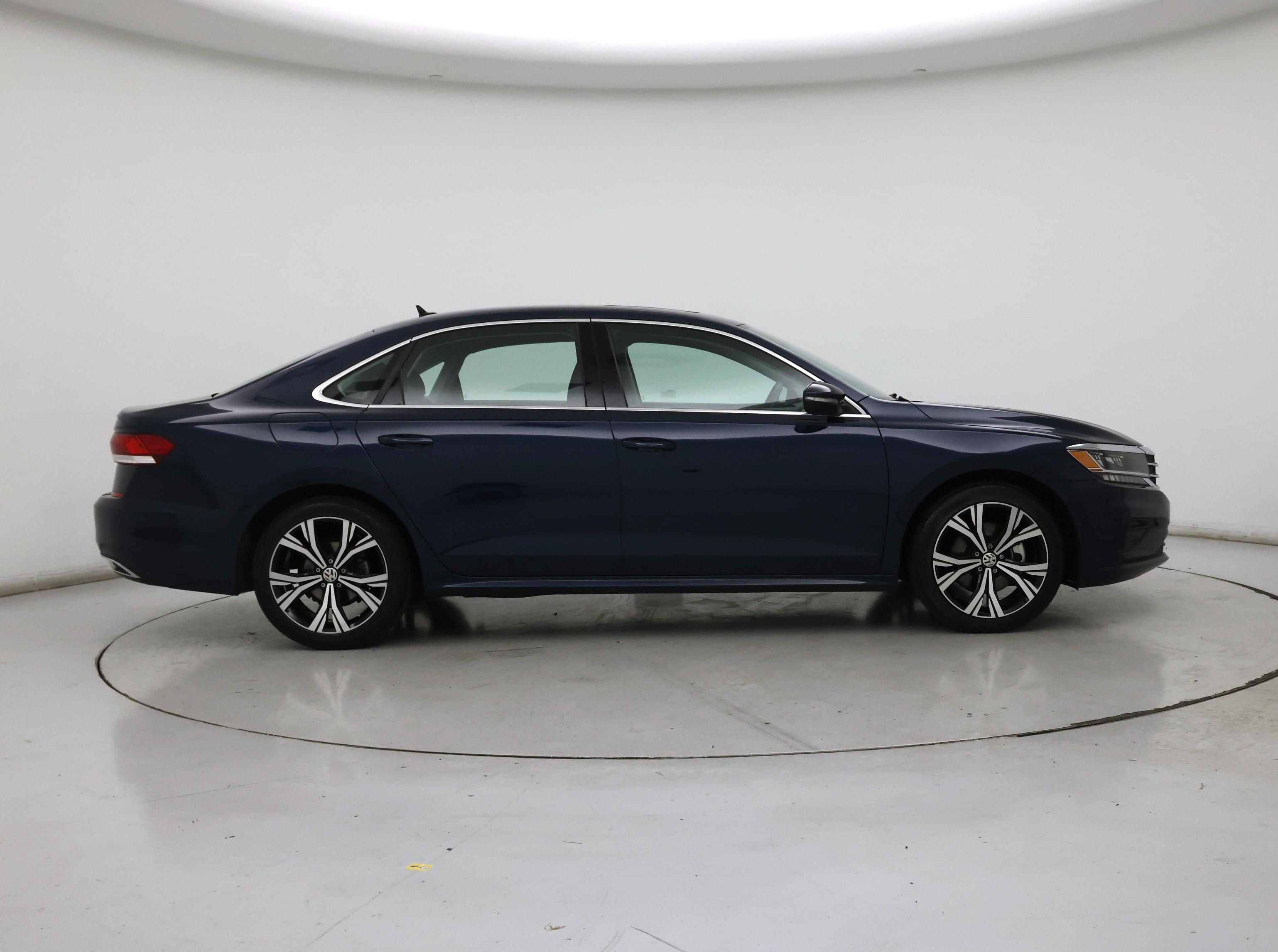 Thumbnail: 2022 Volkswagen Passat - 7