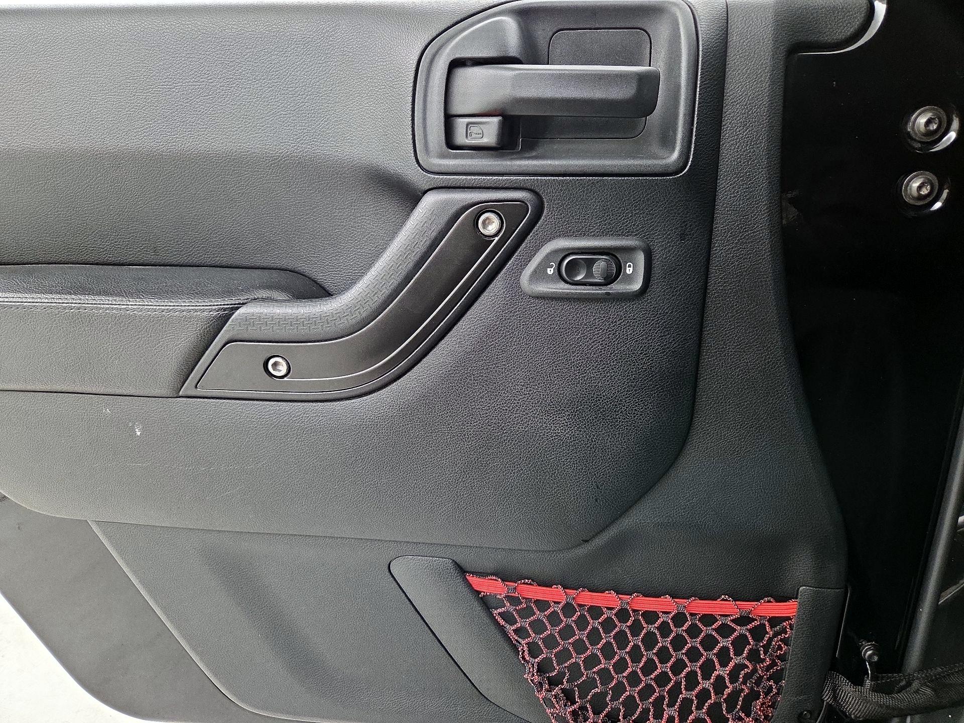 Thumbnail: 2018 Jeep Wrangler - 12